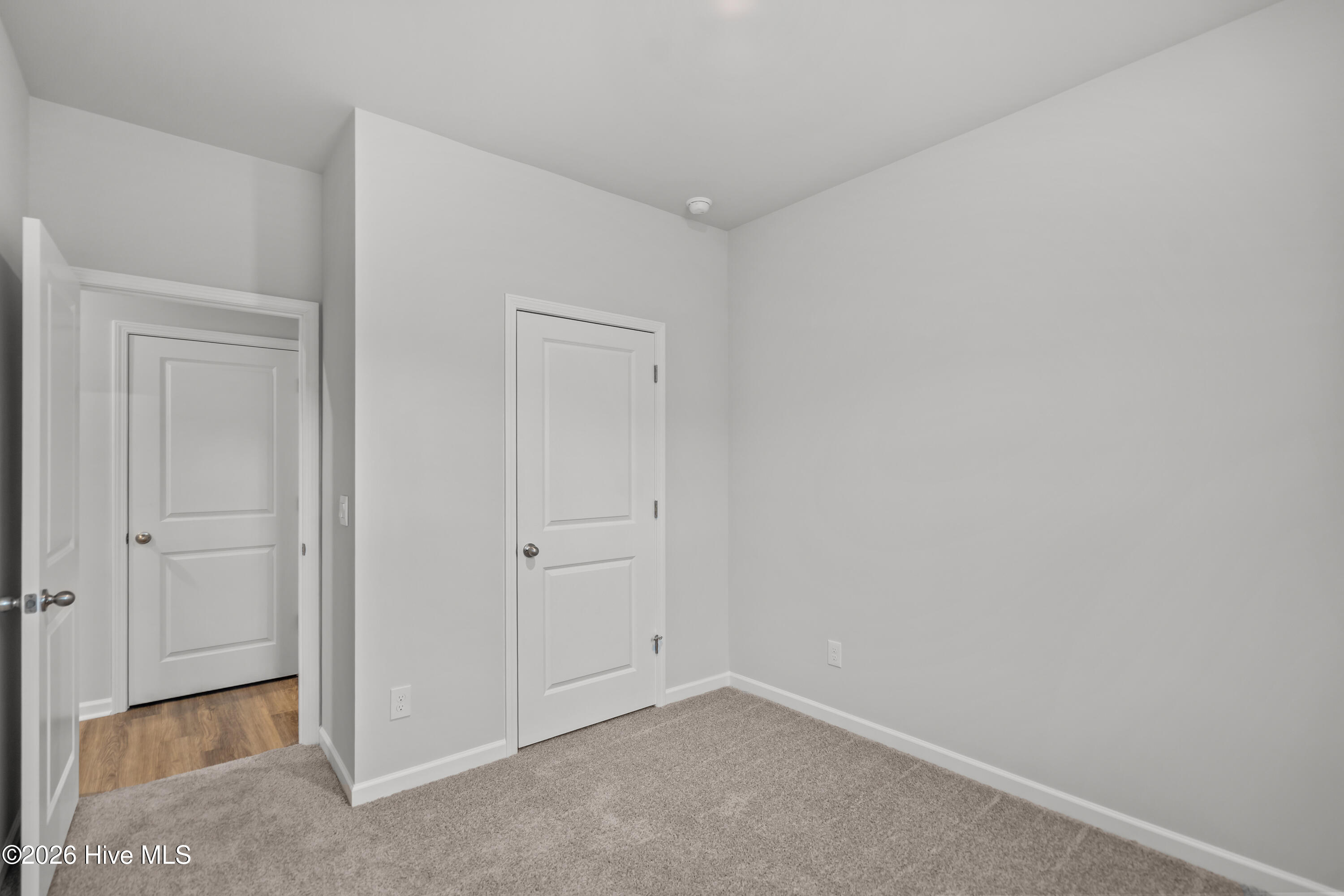 100555790 | Photo 25