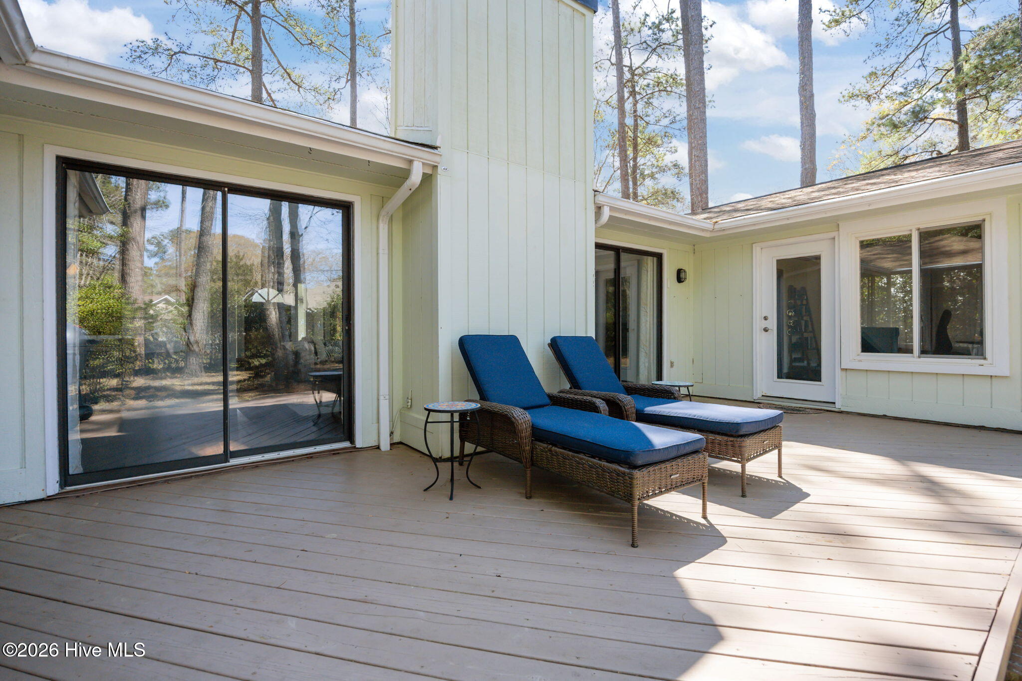 100561214 | Photo 36