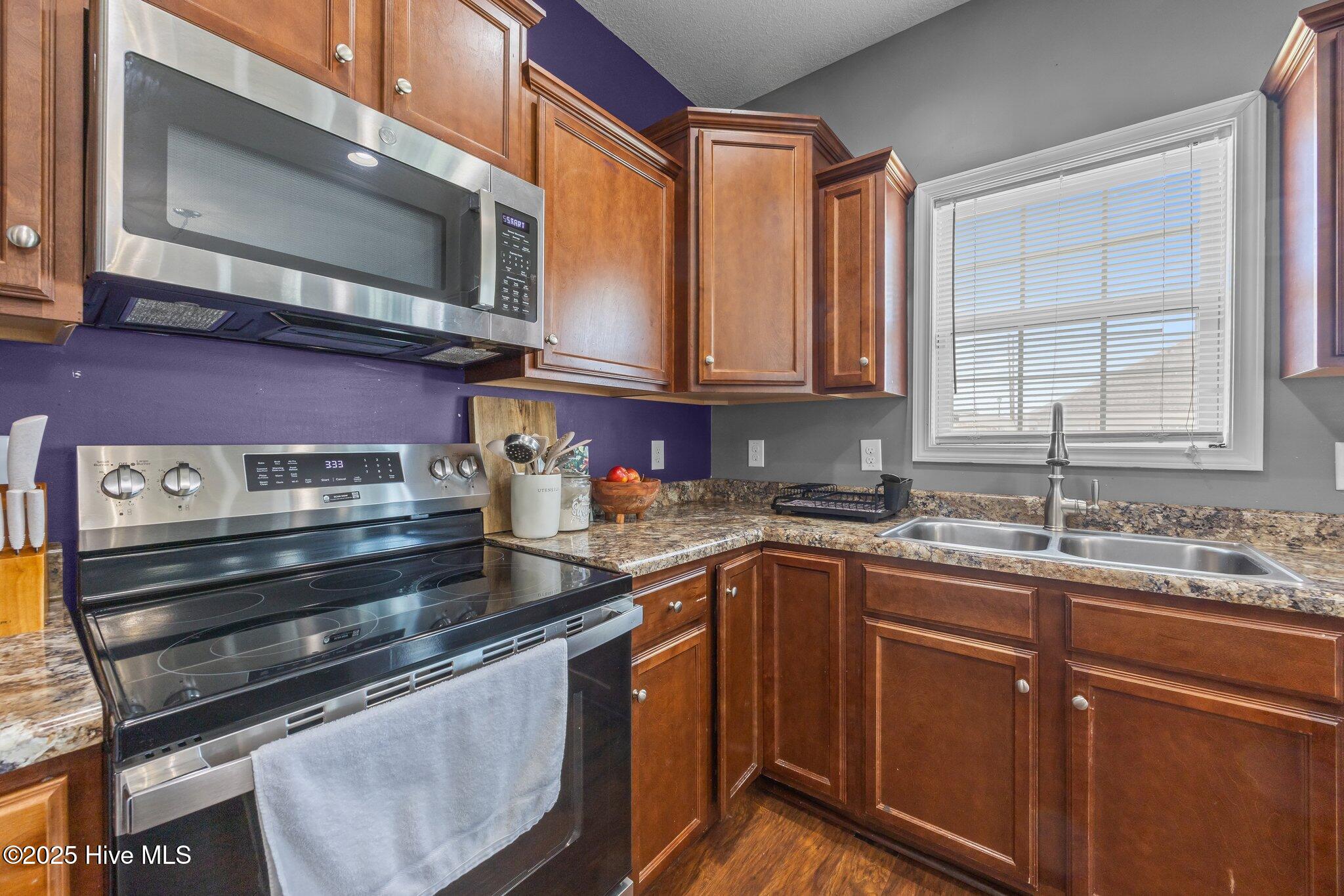 100555918 | Photo 18