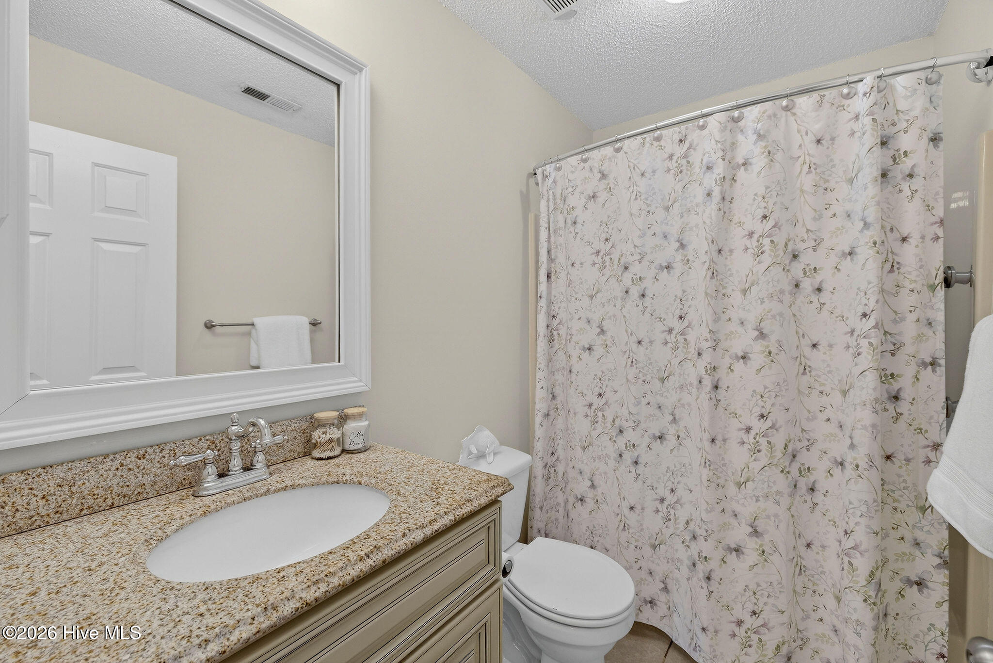 100545723 | Photo 22