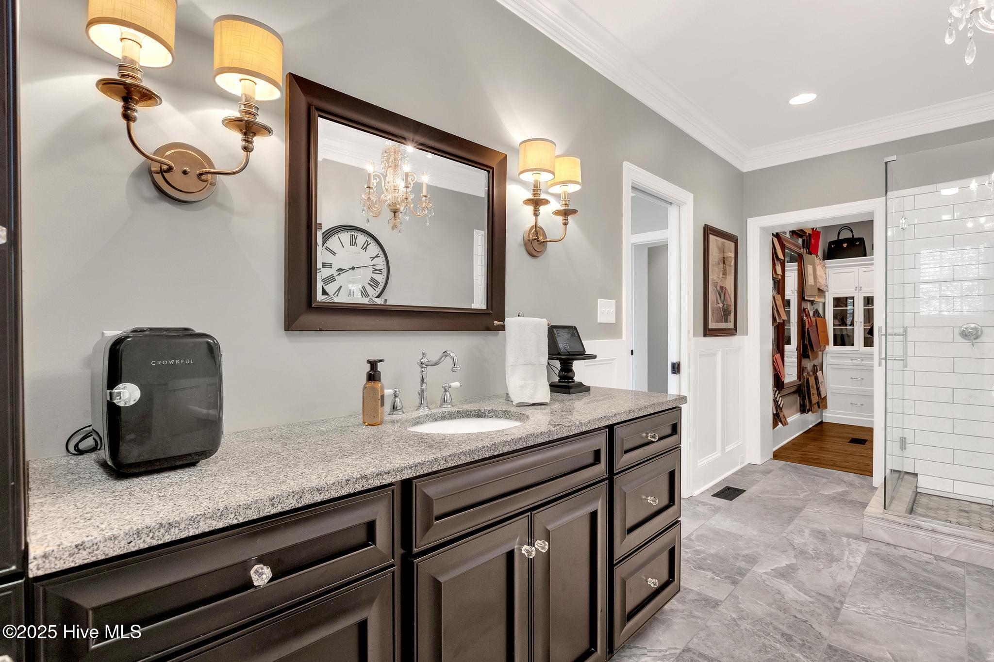 100527249 | Photo 39