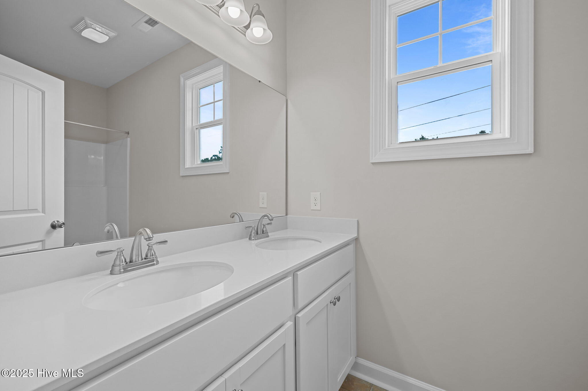 100504160 | Photo 27