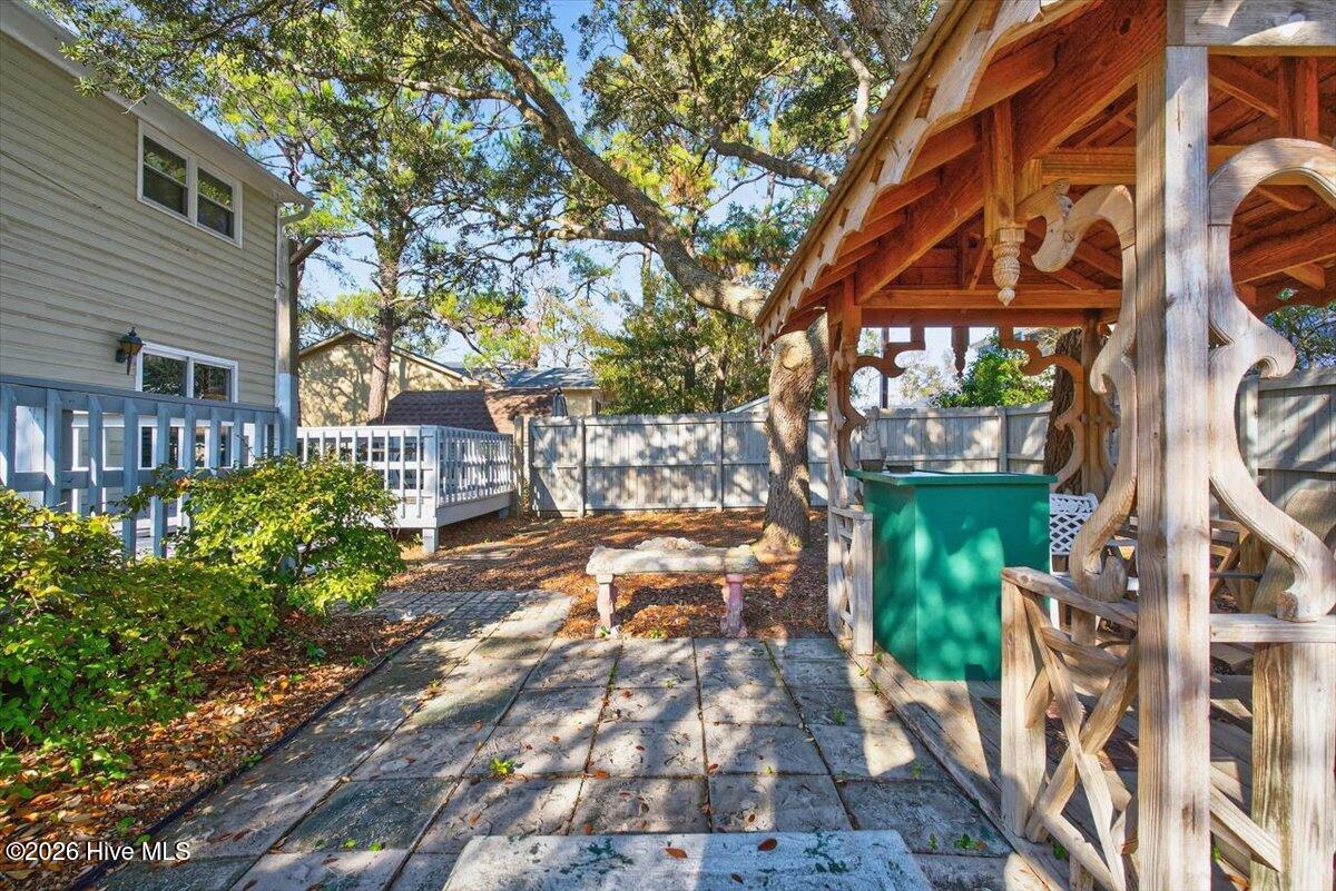 100549781 | Photo 50