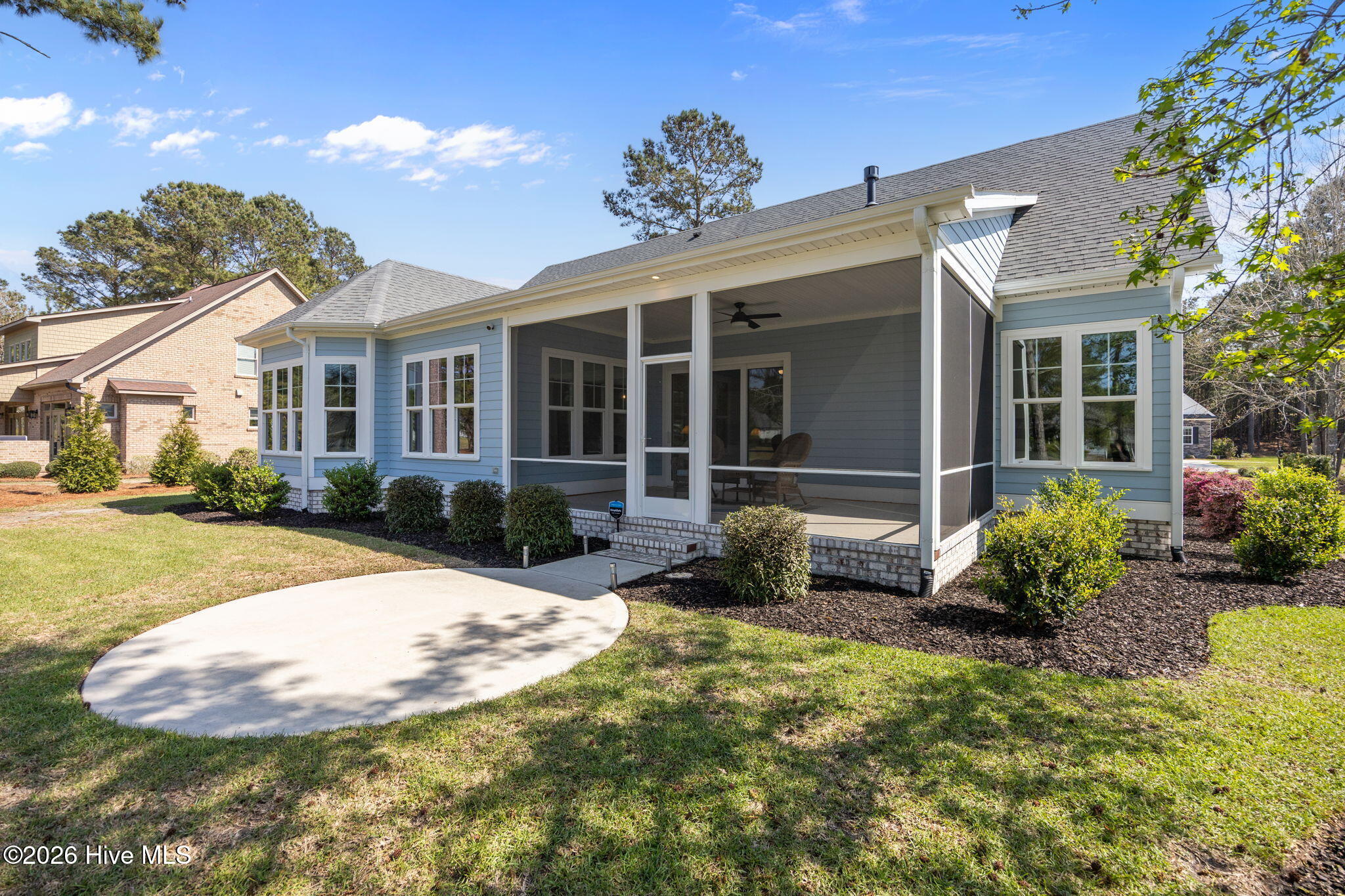 100563731 | Photo 49