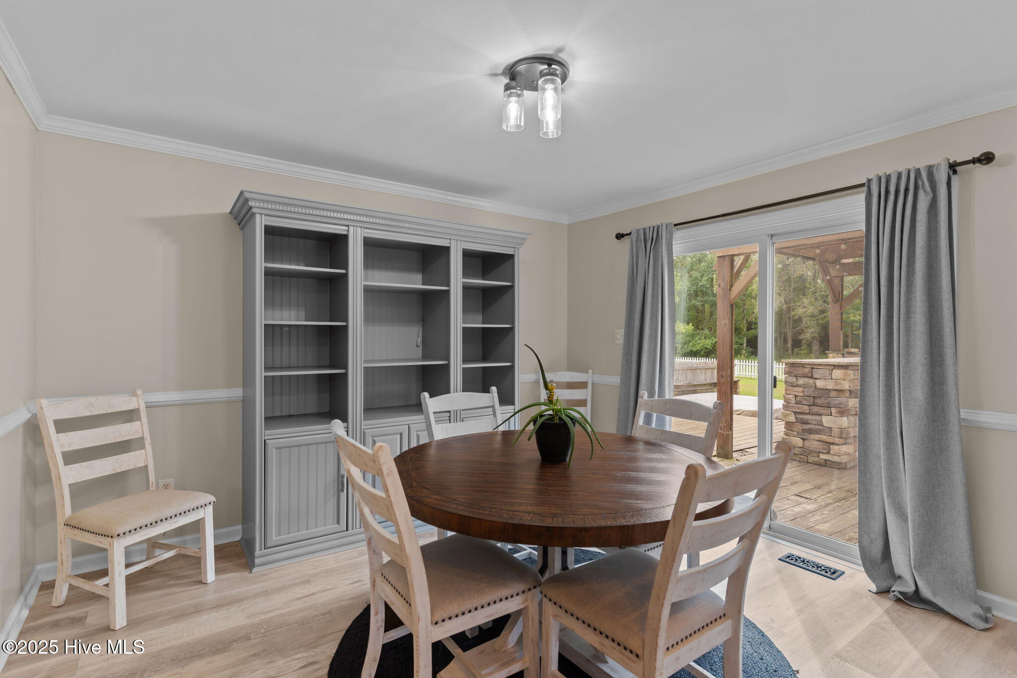 100535279 | Photo 23