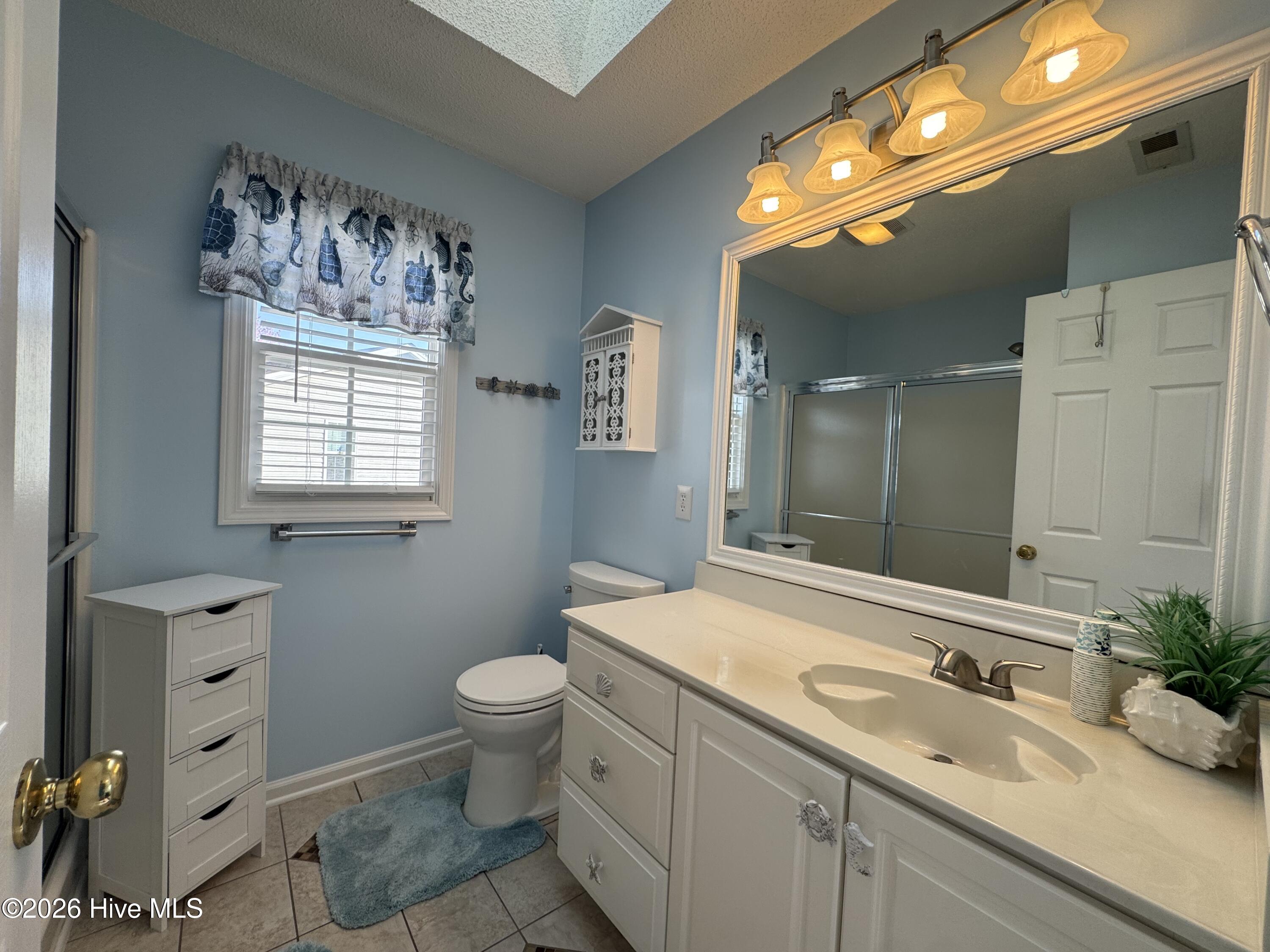 100563422 | Photo 28