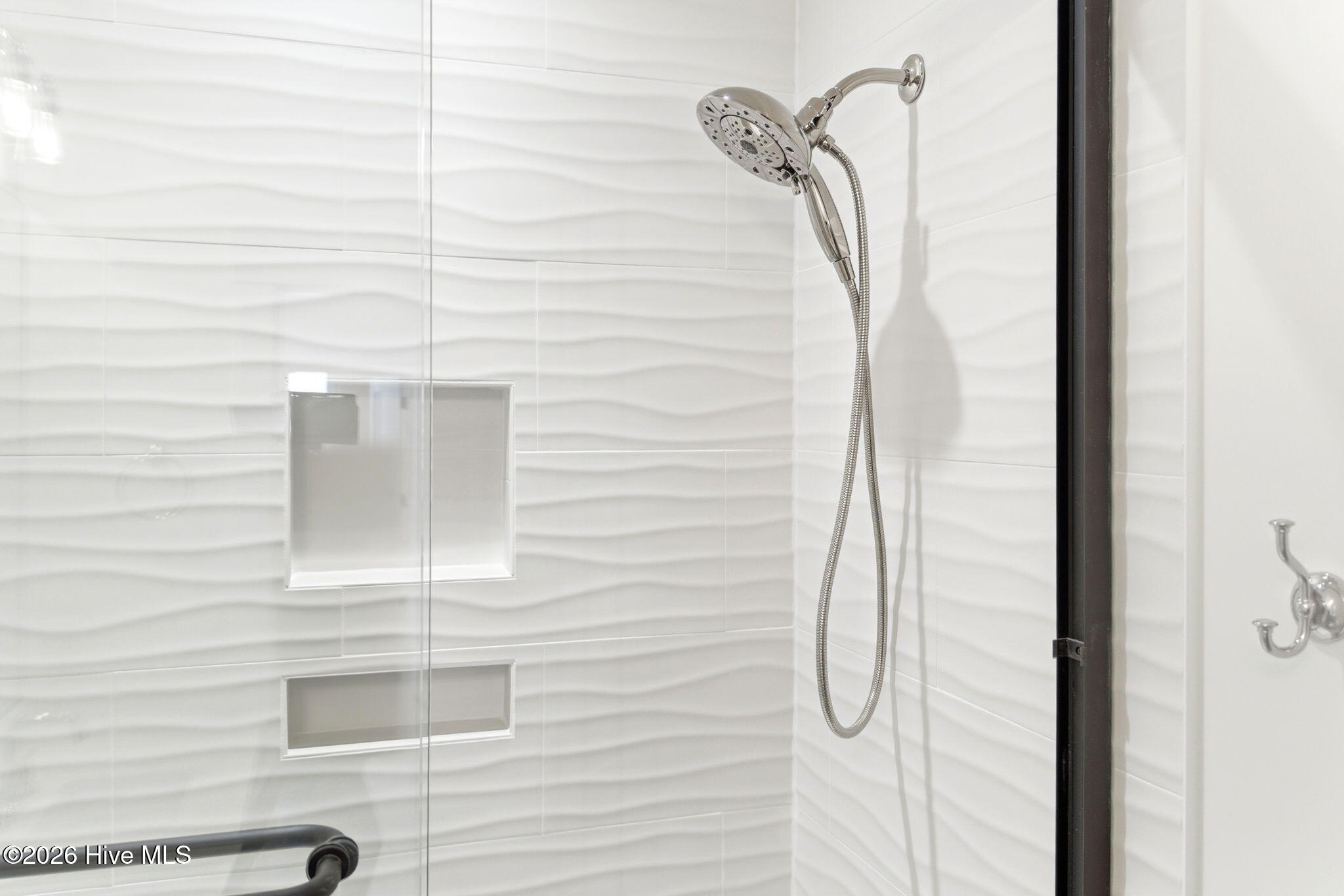 100564673 | Photo 41