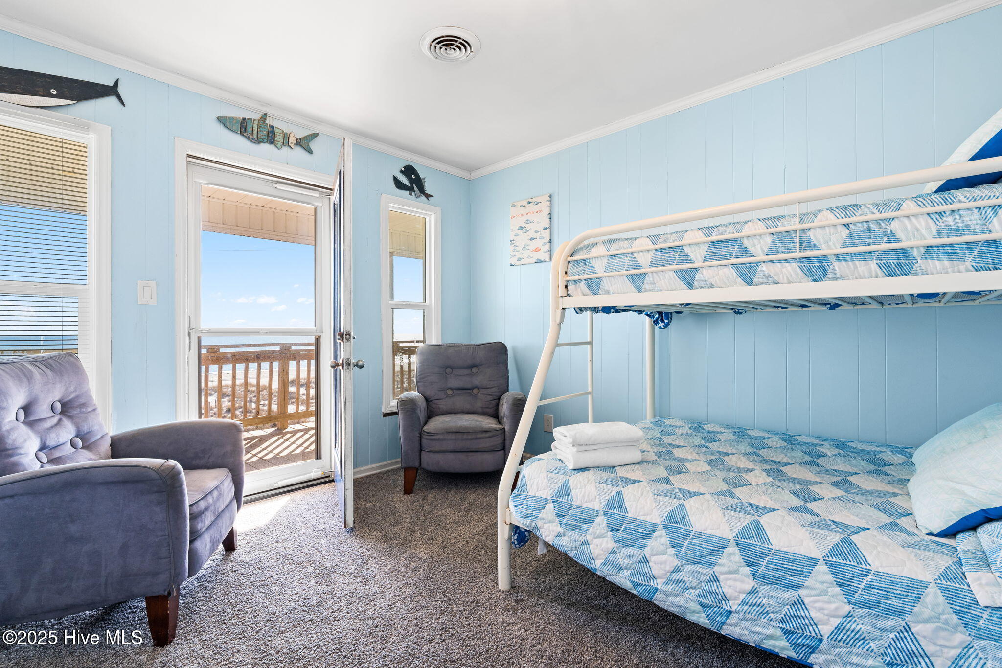 100540737 | Photo 33