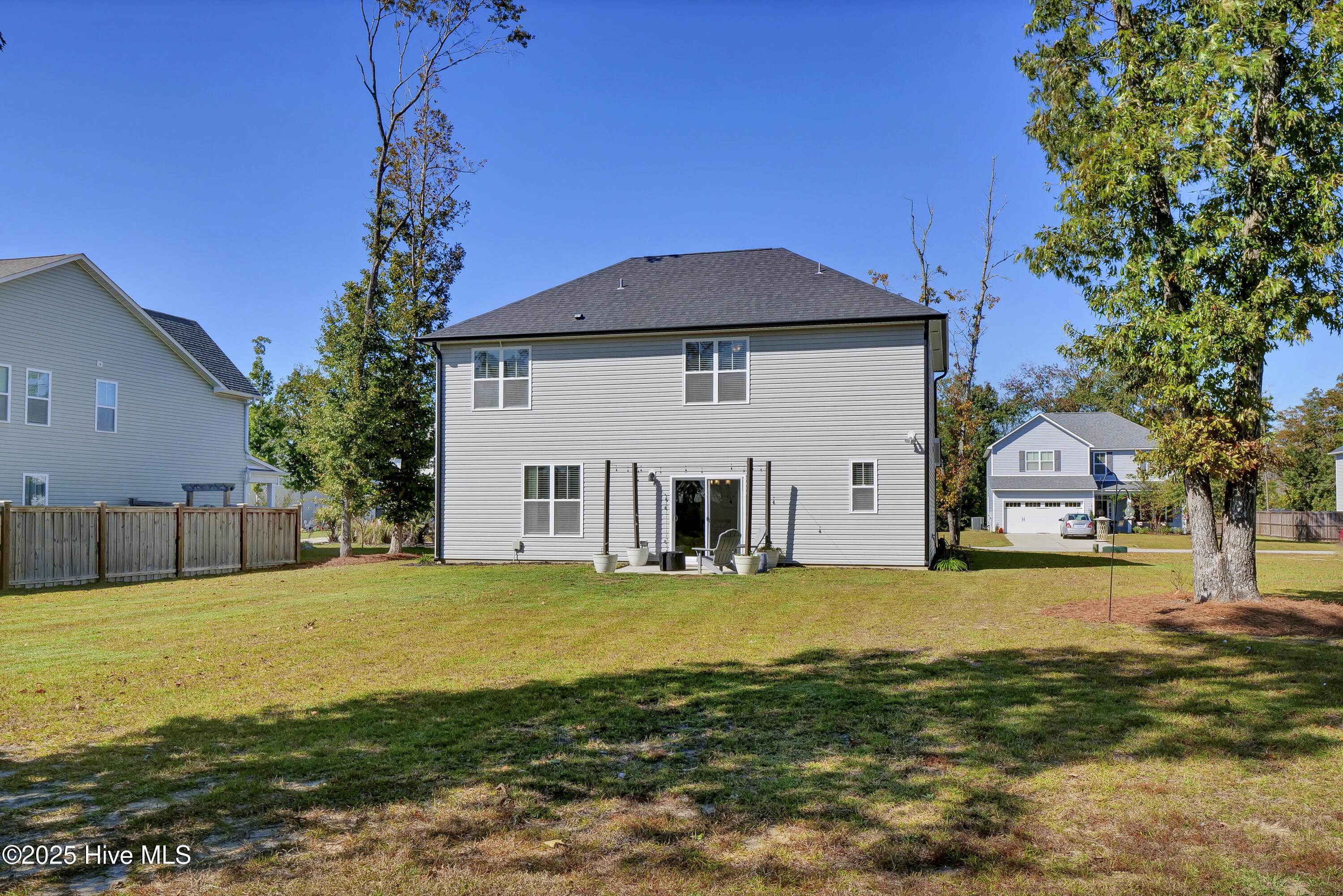 100537920 | Photo 32