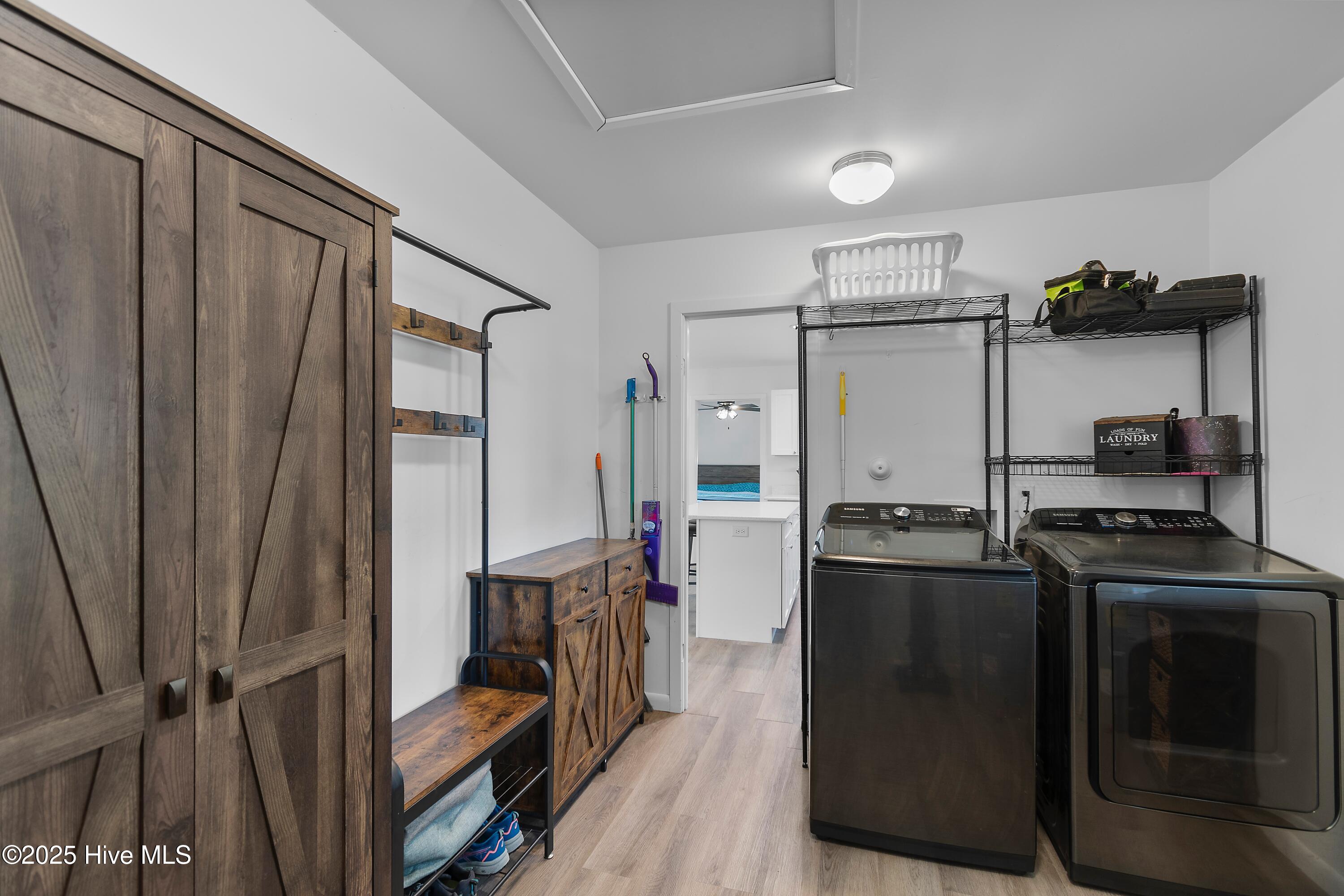 100532818 | Photo 23