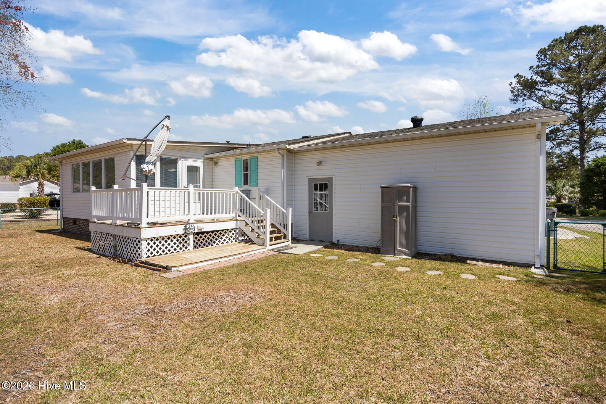 100564707 | Photo 39