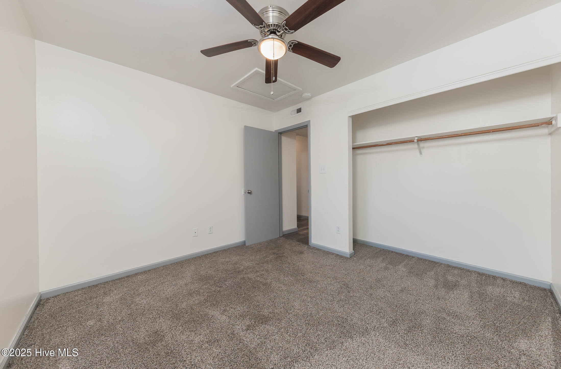 100546793 | Photo 19