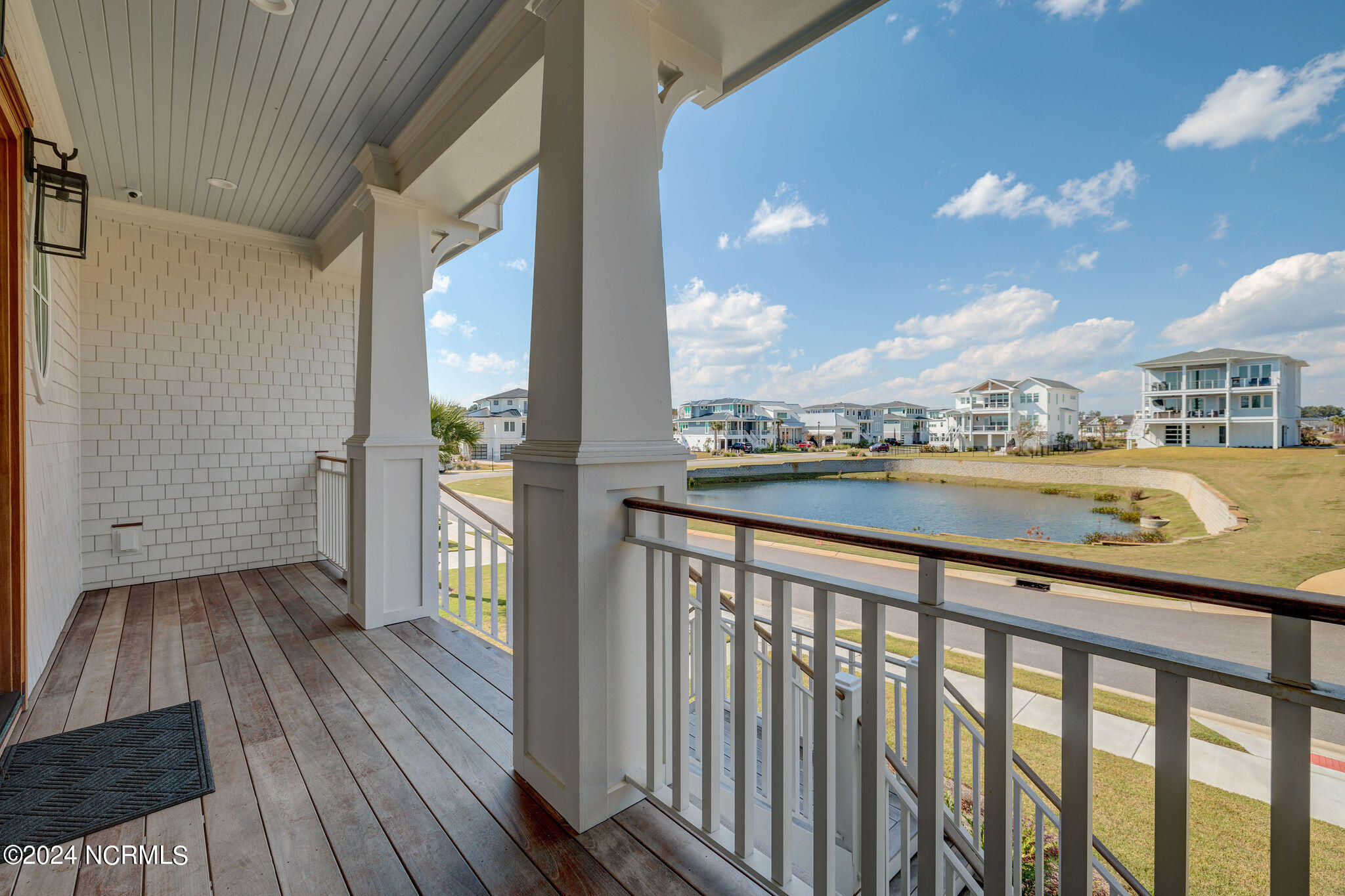 100547028 | Photo 84