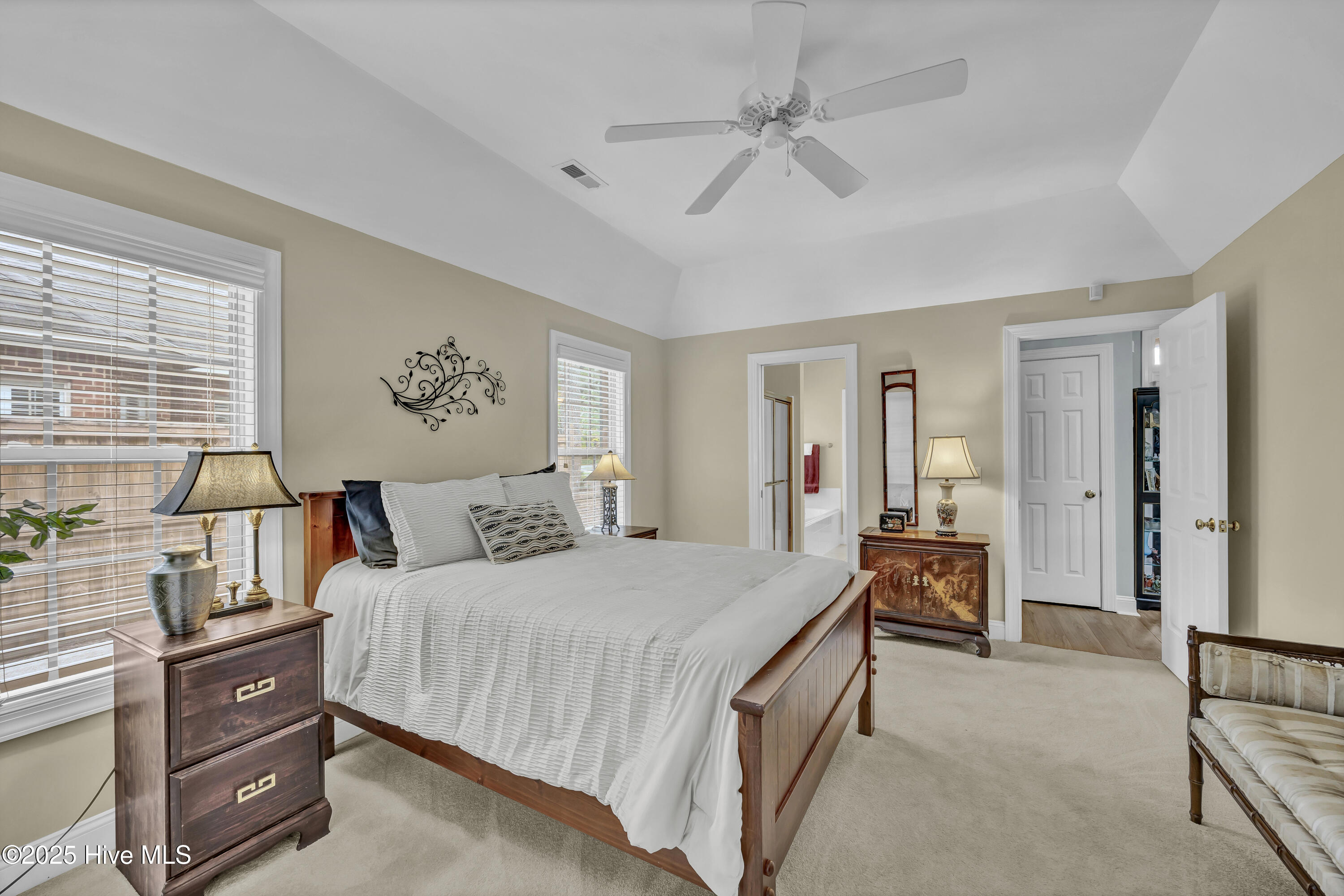 100530959 | Photo 16