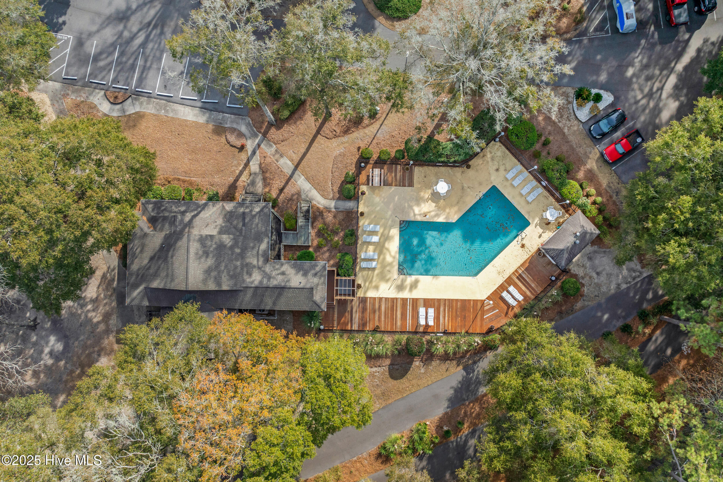 100546670 | Photo 31