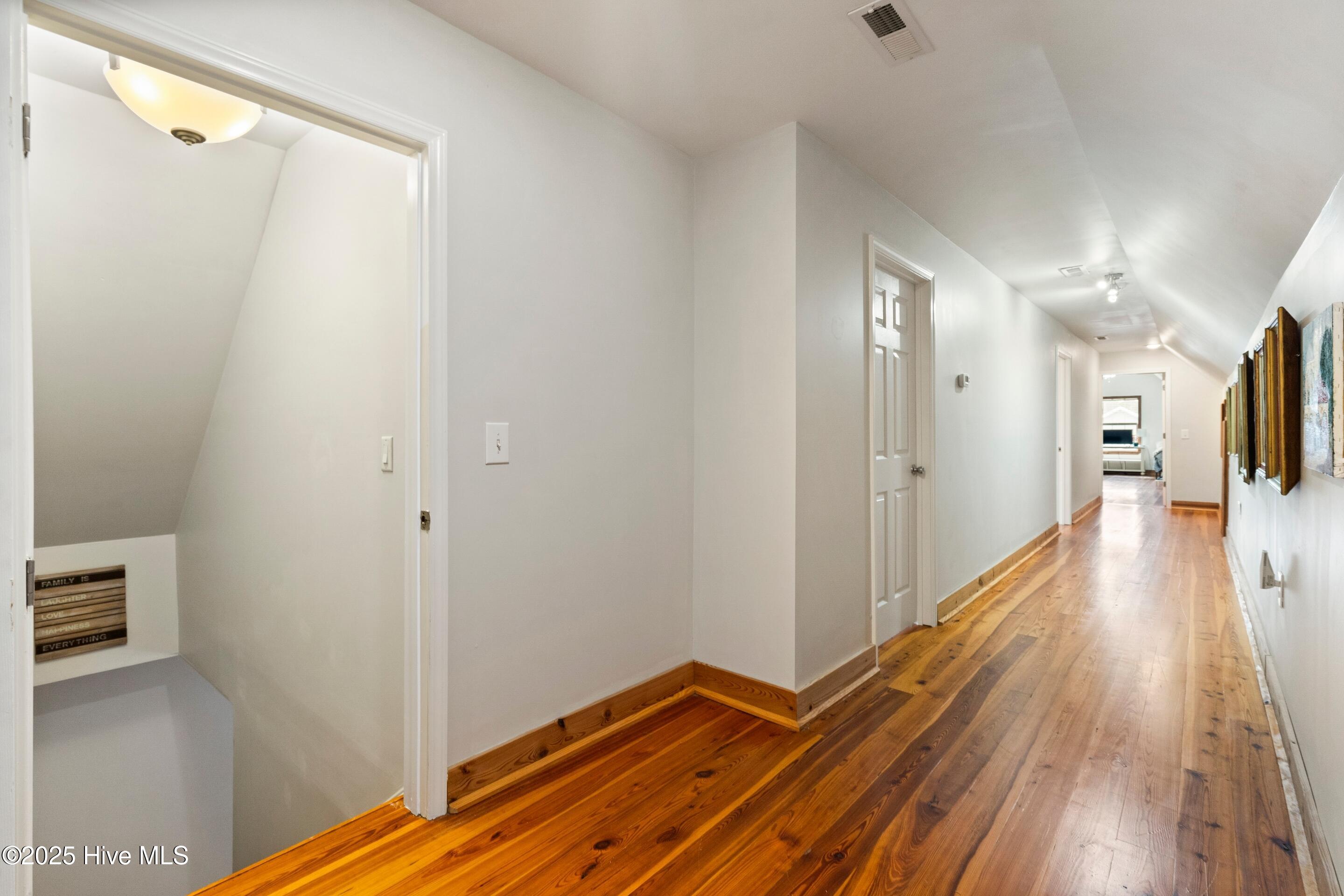 100535134 | Photo 28