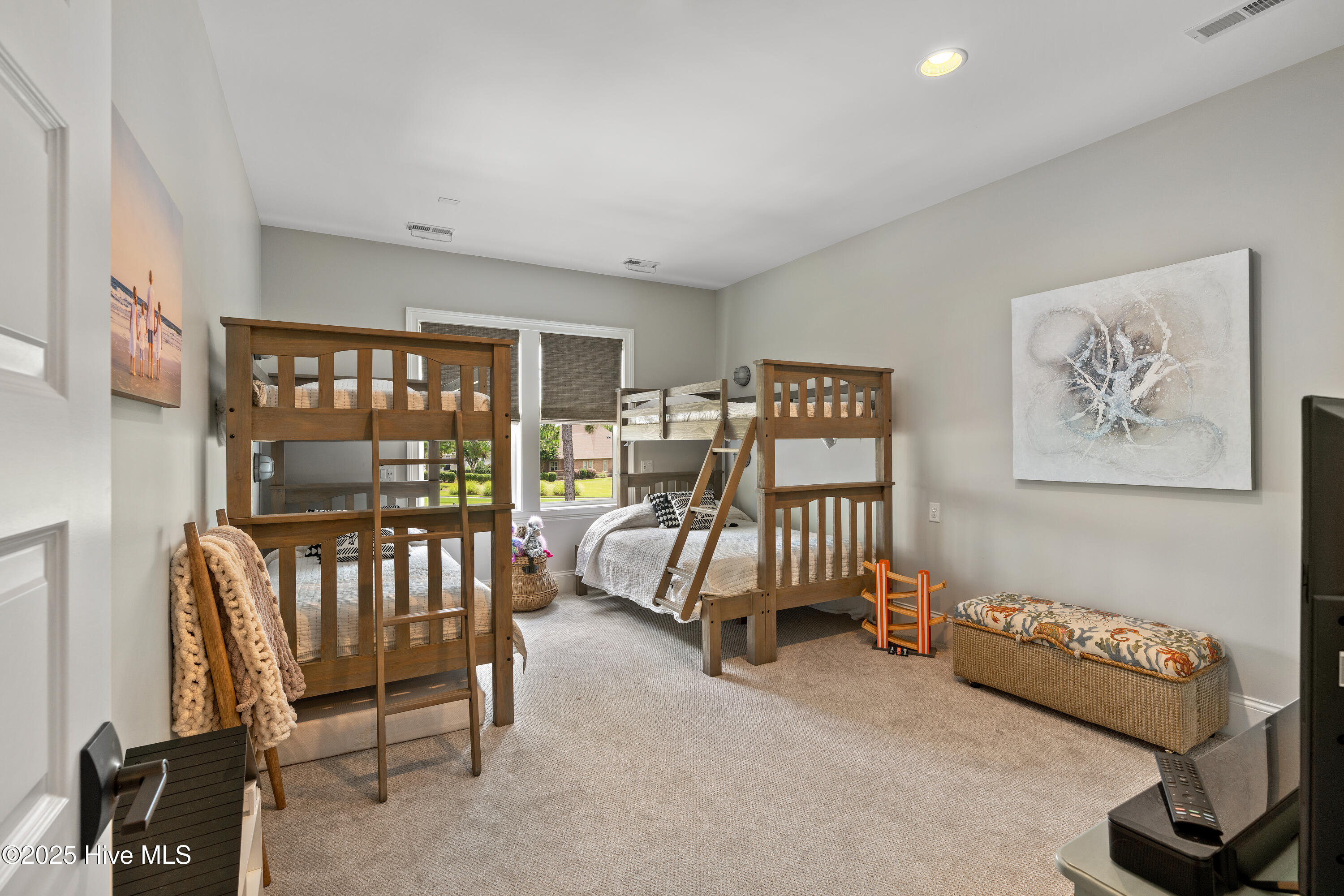 100551576 | Photo 45