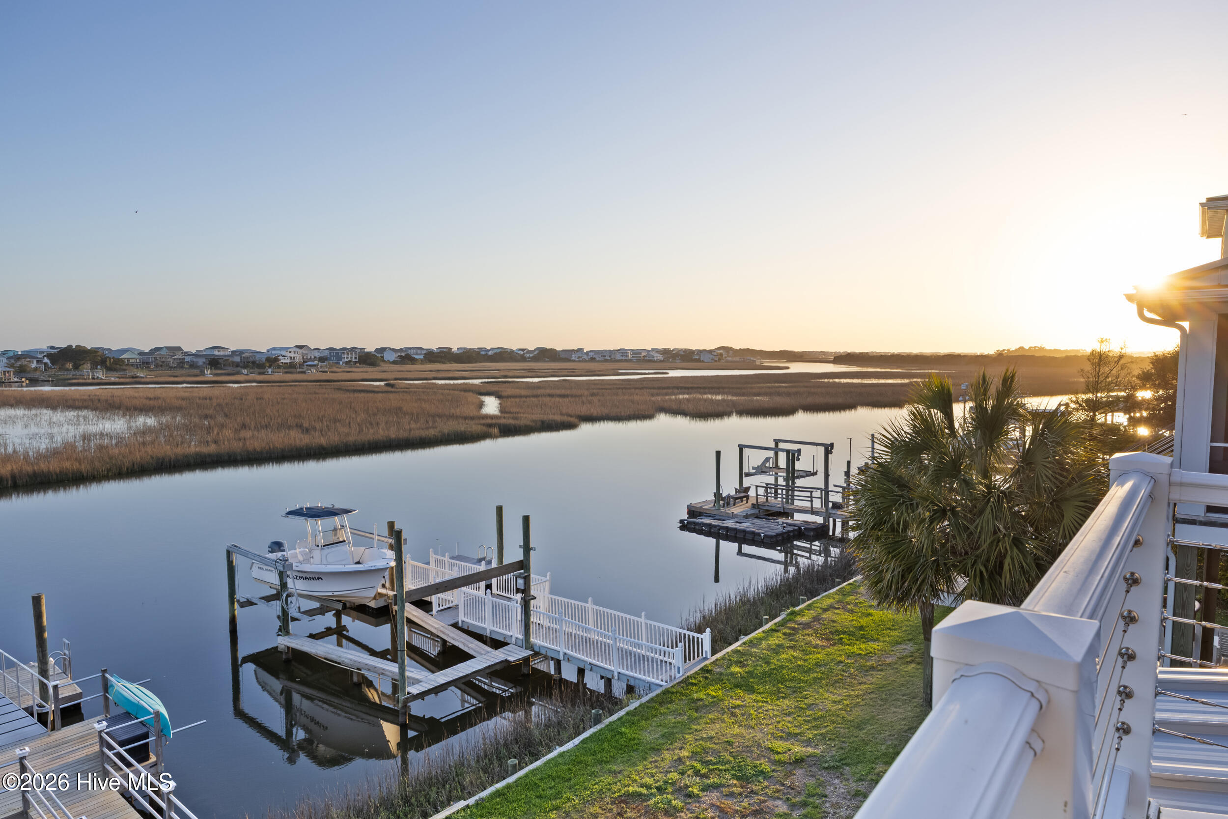 100564811 | Photo 54