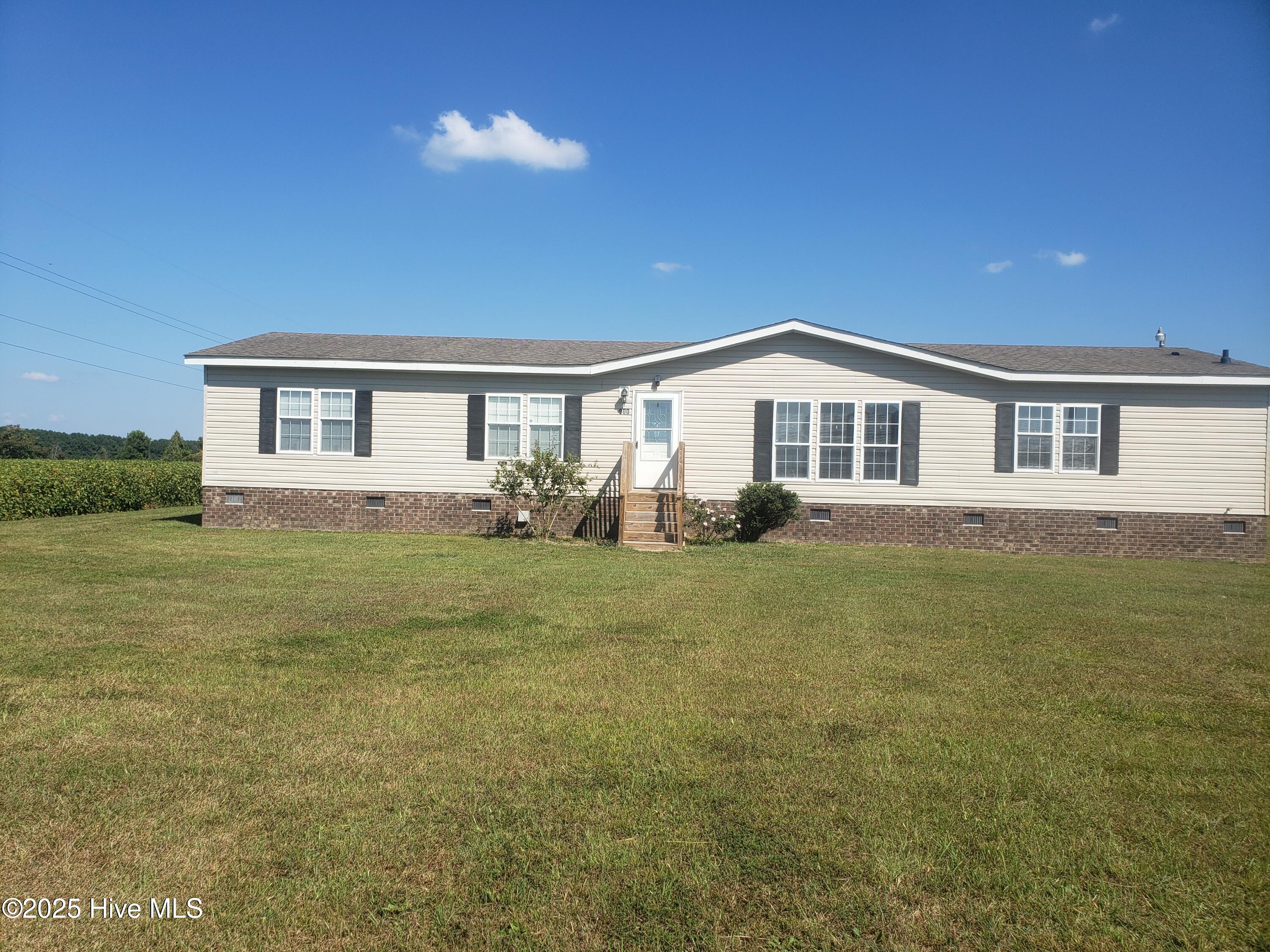 Homes for sale in La Grange, NC | 900 Lakeview Rd, La Grange, NC 28551 | MLS# 100531843