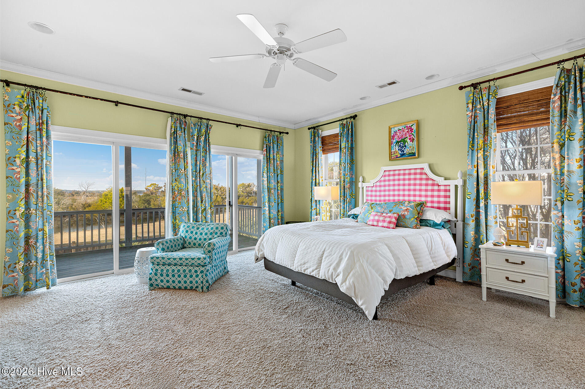 100554340 | Photo 48