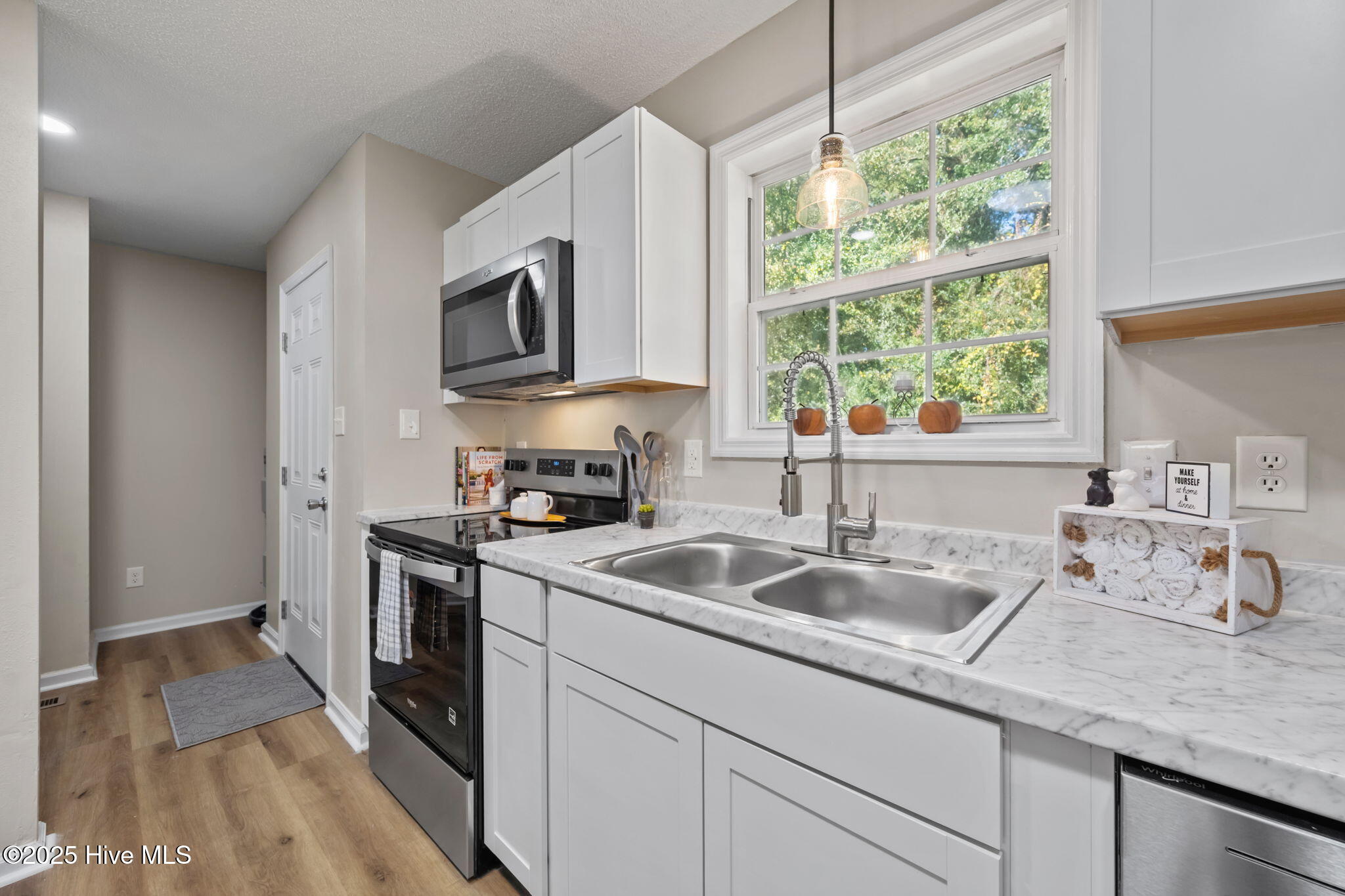 100539166 | Photo 17