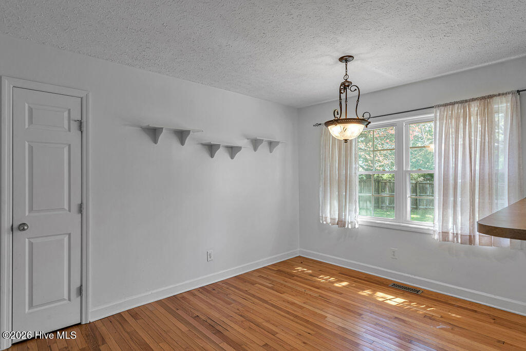 100562650 | Photo 10