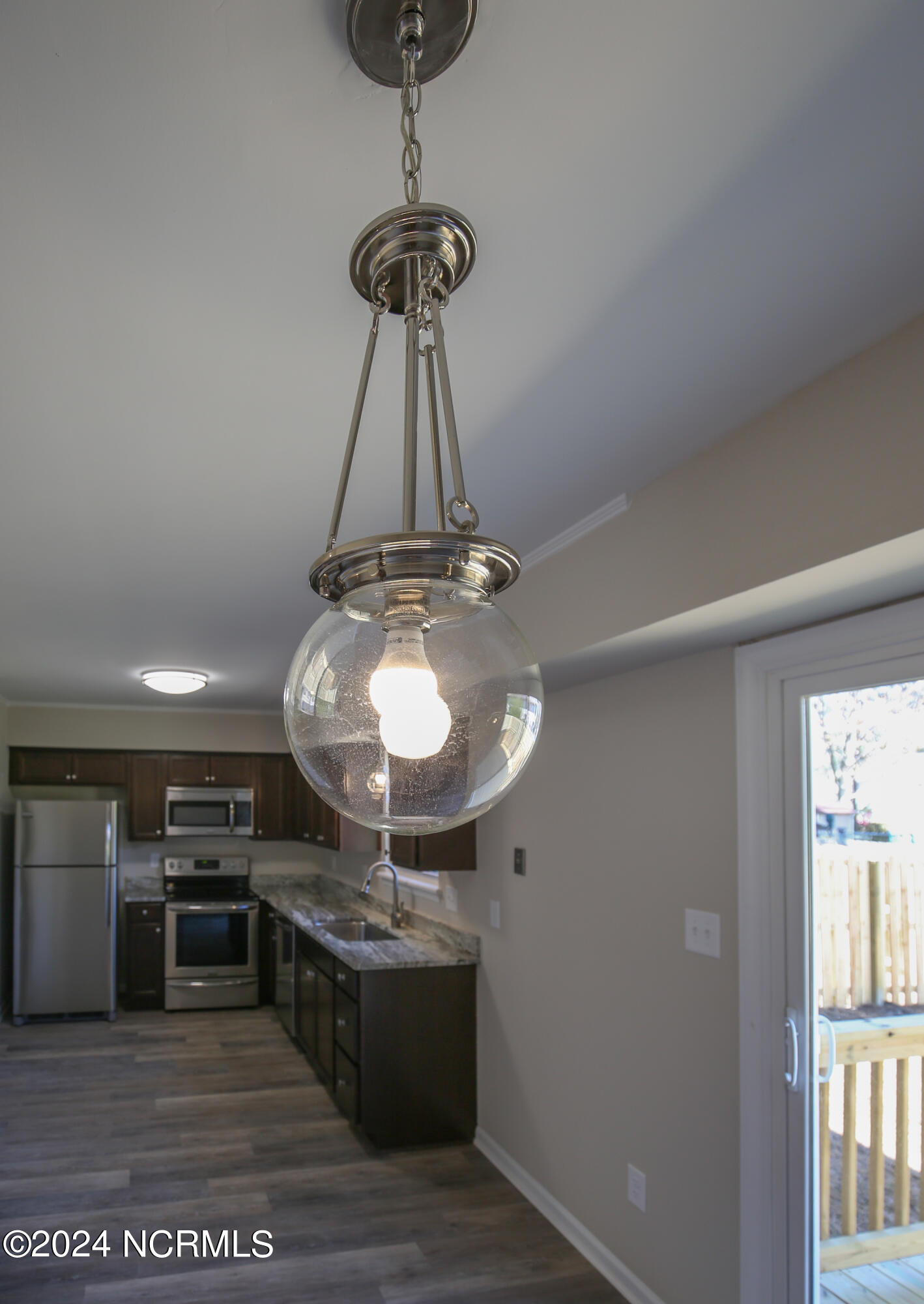 100557159 | Photo 33