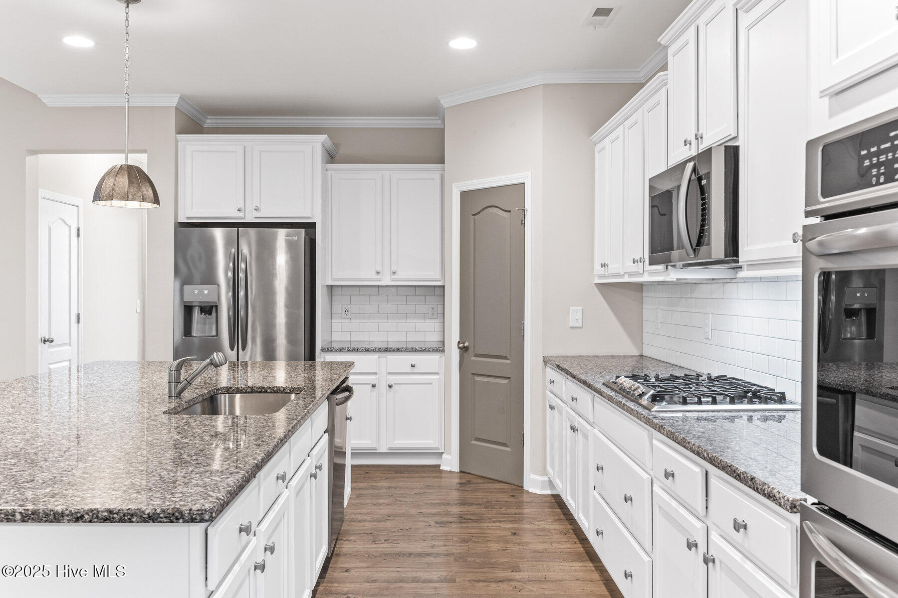 100538755 | Photo 14