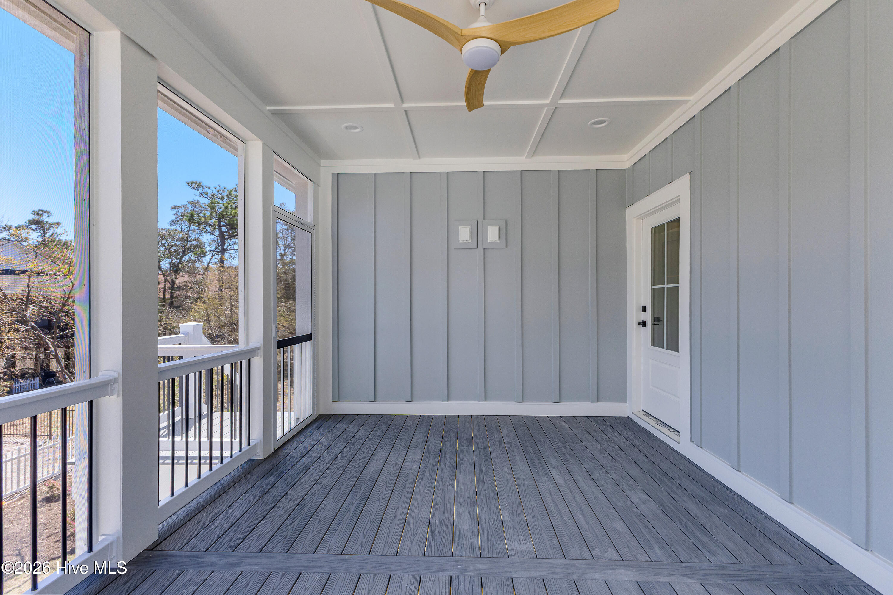 100564365 | Photo 33