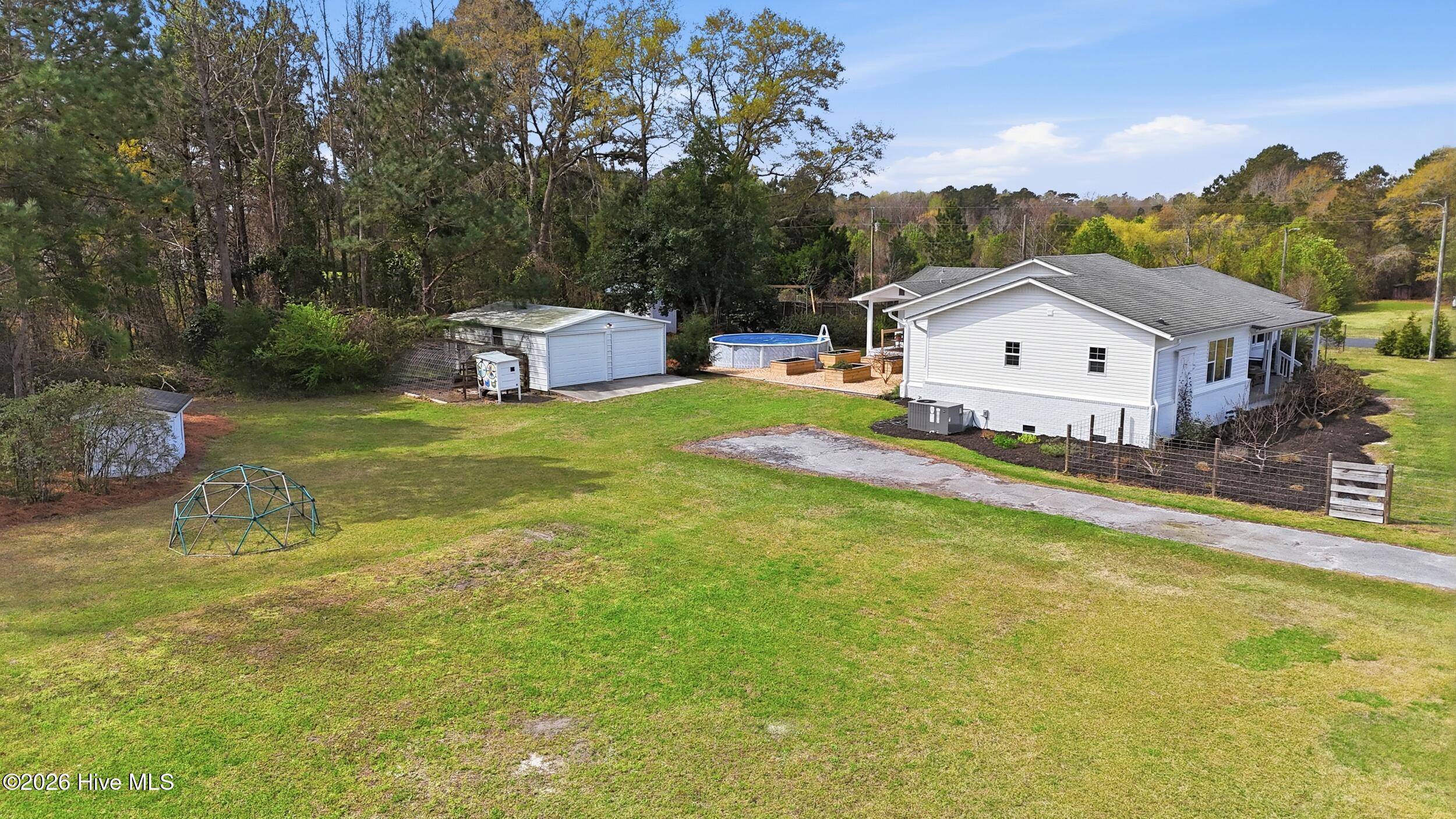 100562935 | Photo 51