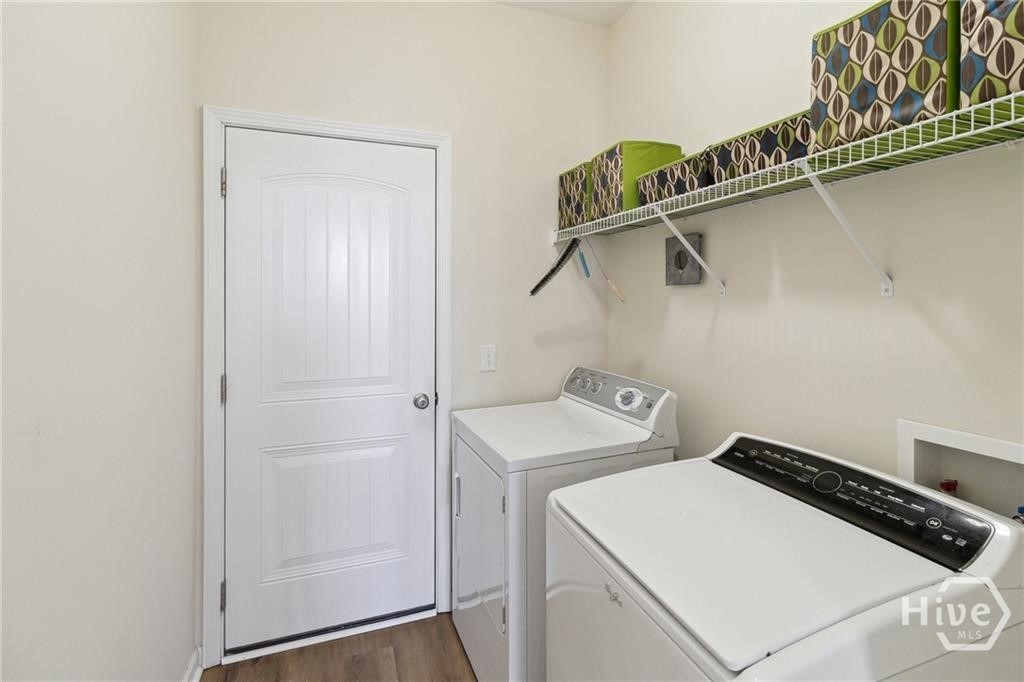 washer/dryer included
