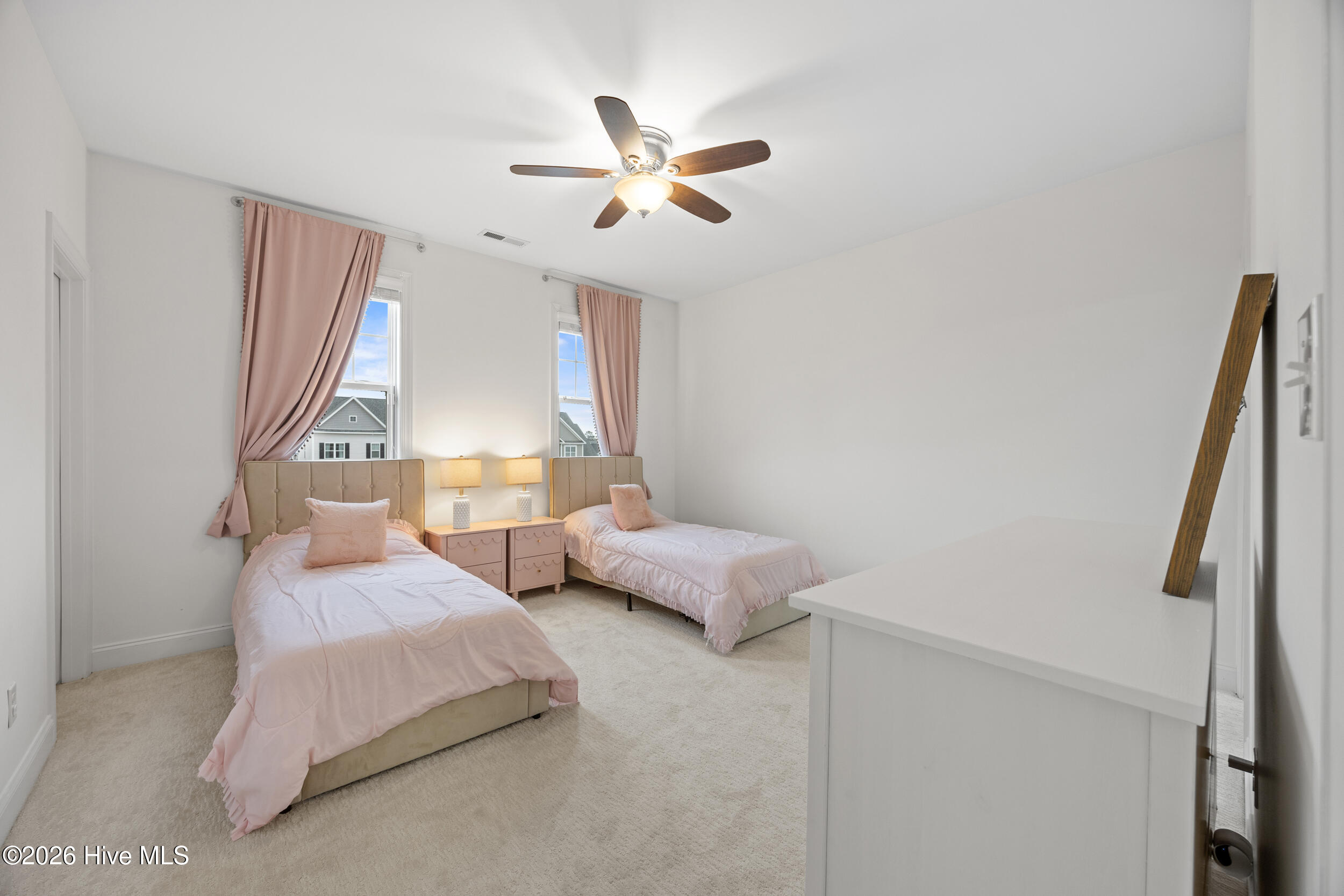 100554590 | Photo 30