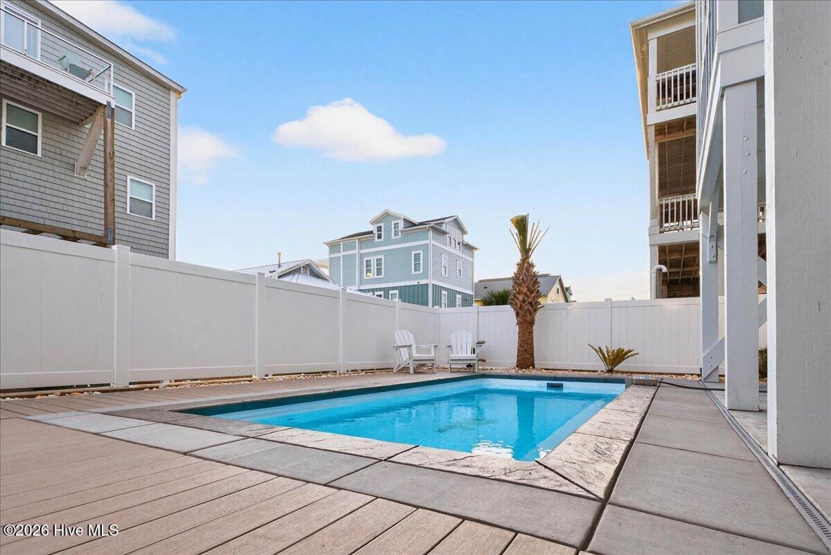 100543299 | Photo 82