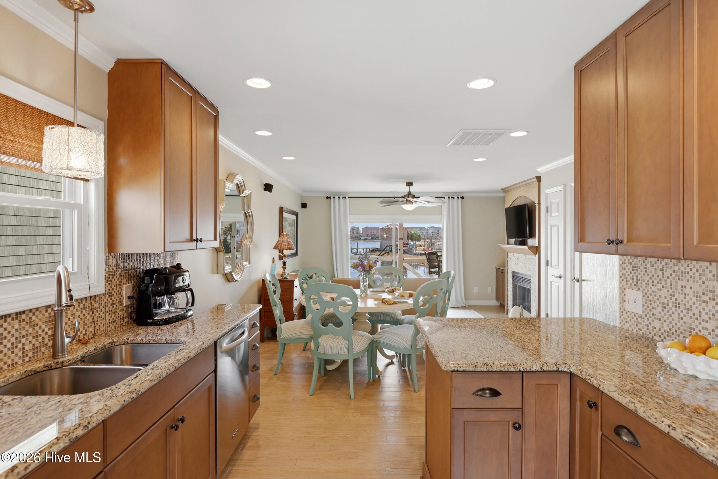 100559731 | Photo 20