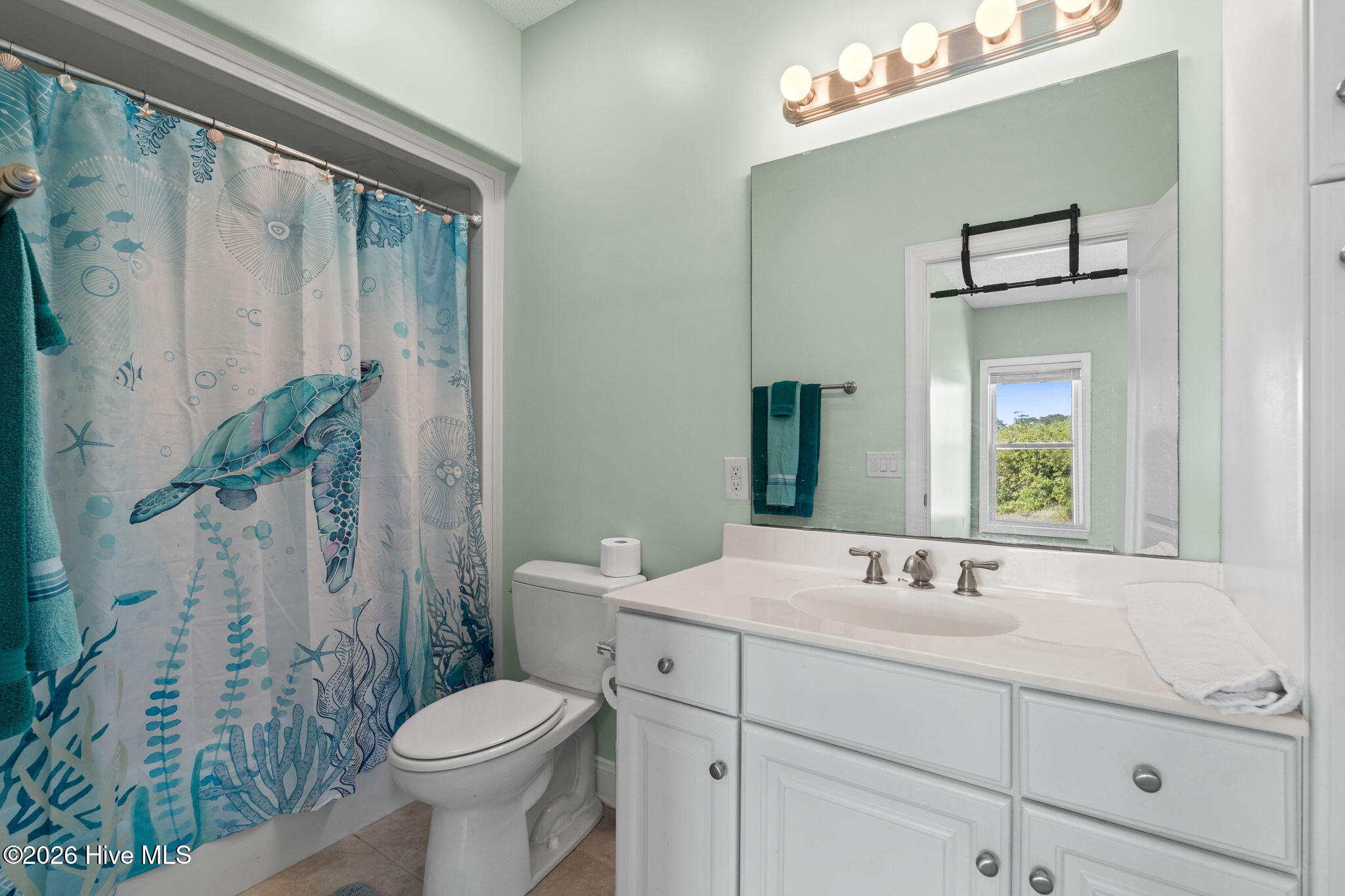 100561673 | Photo 28