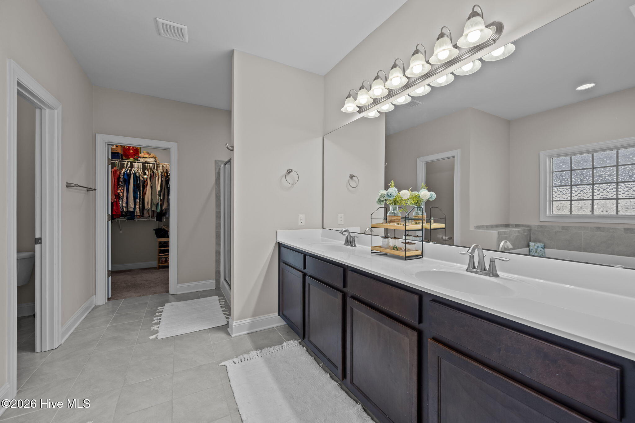 100557396 | Photo 21