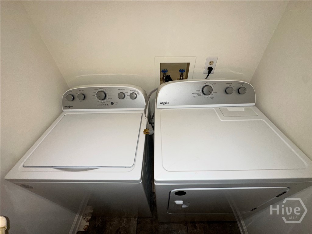 Laundry (W/D Stay)