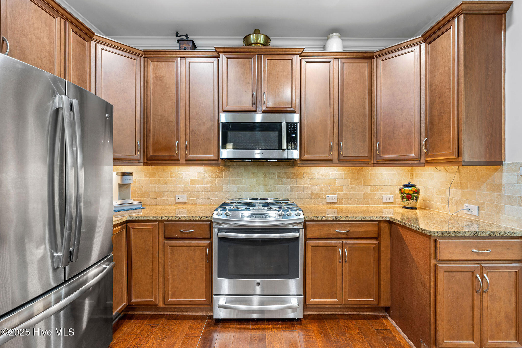 100518693 | Photo 15