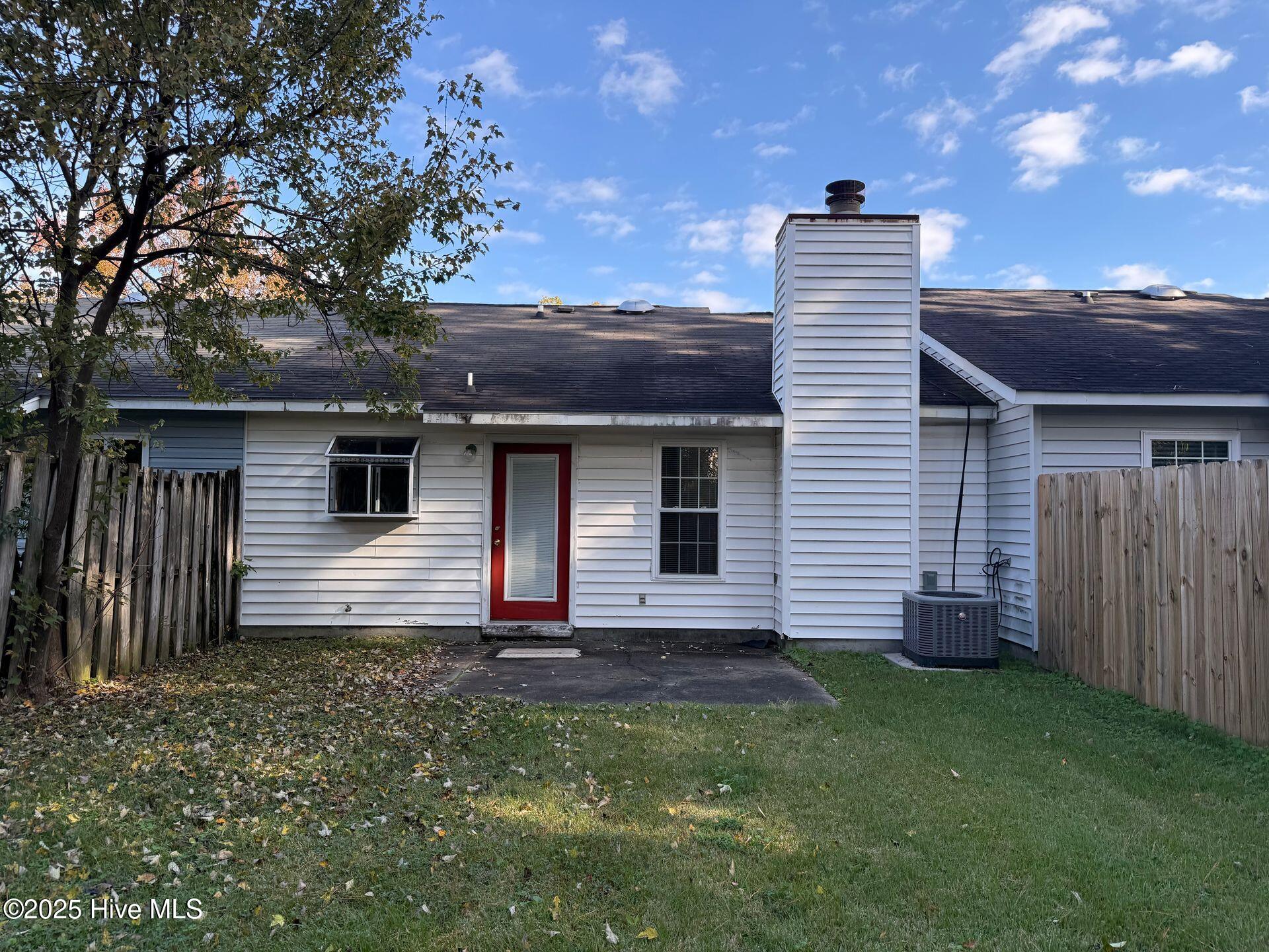 100540890 | Photo 10