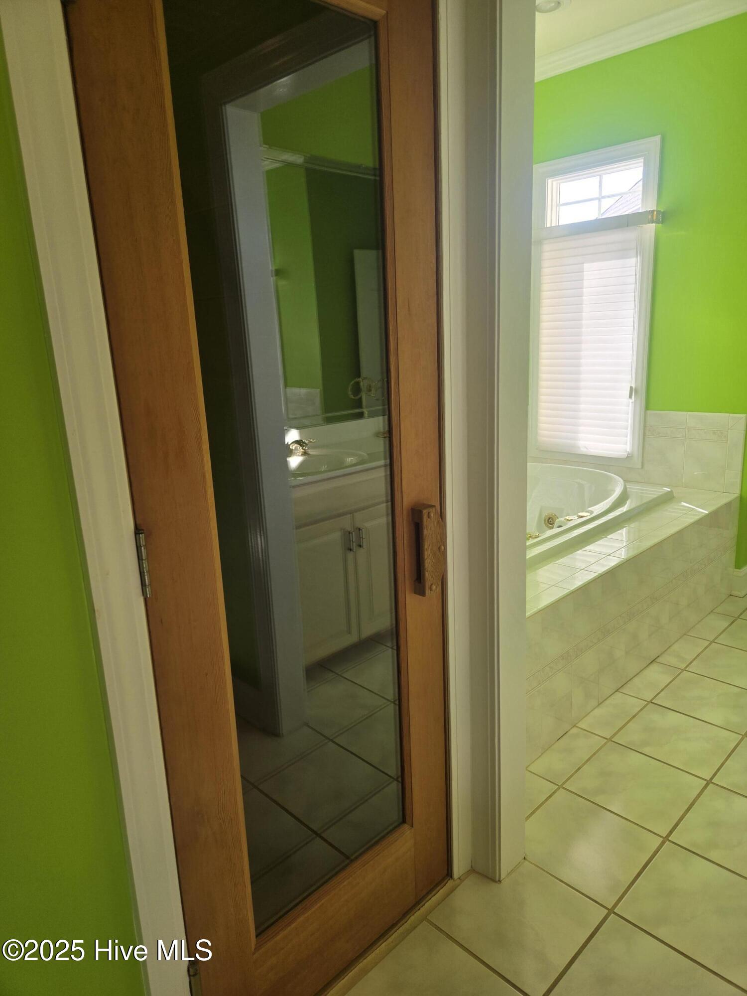 100545211 | Photo 38