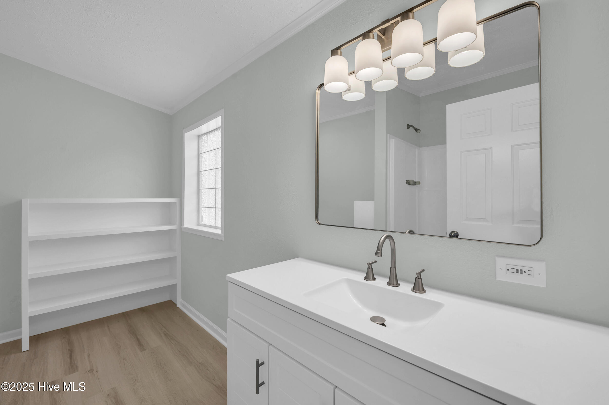 100537277 | Photo 25