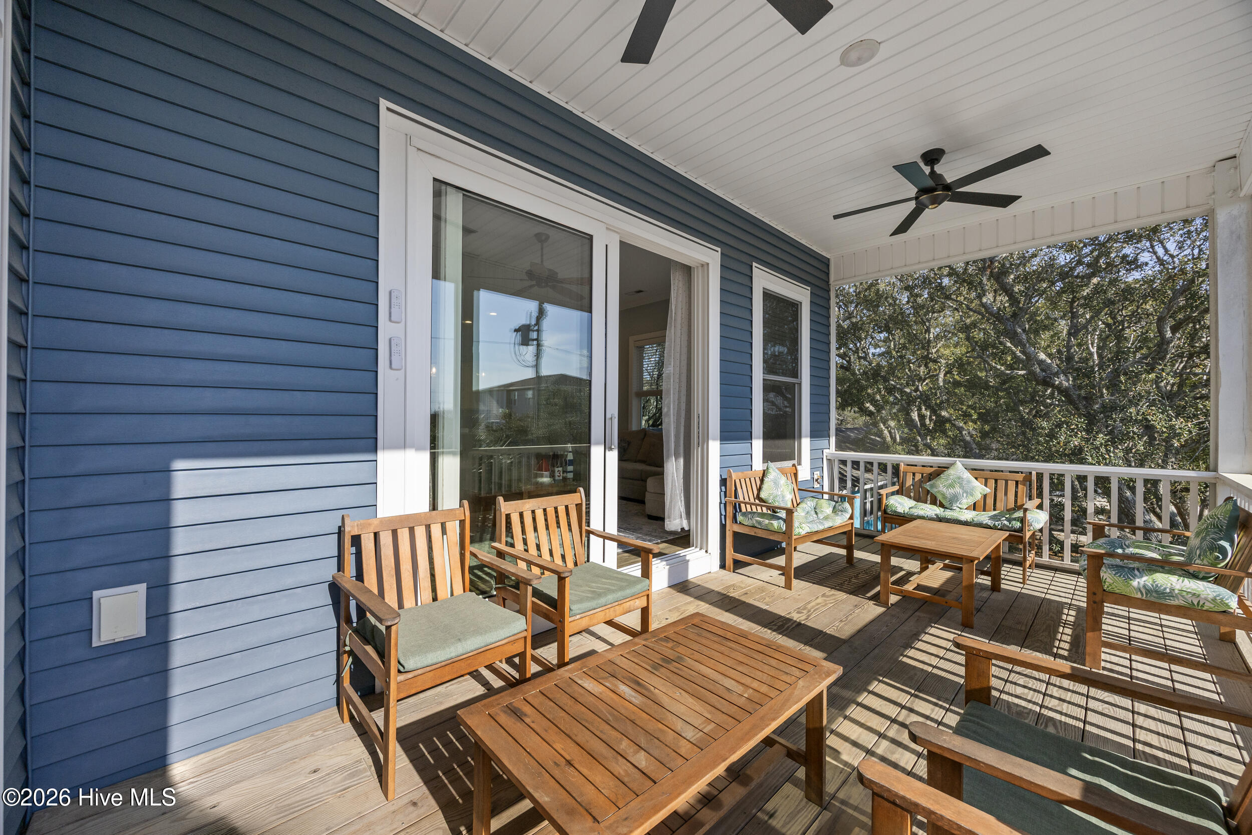 100562655 | Photo 46