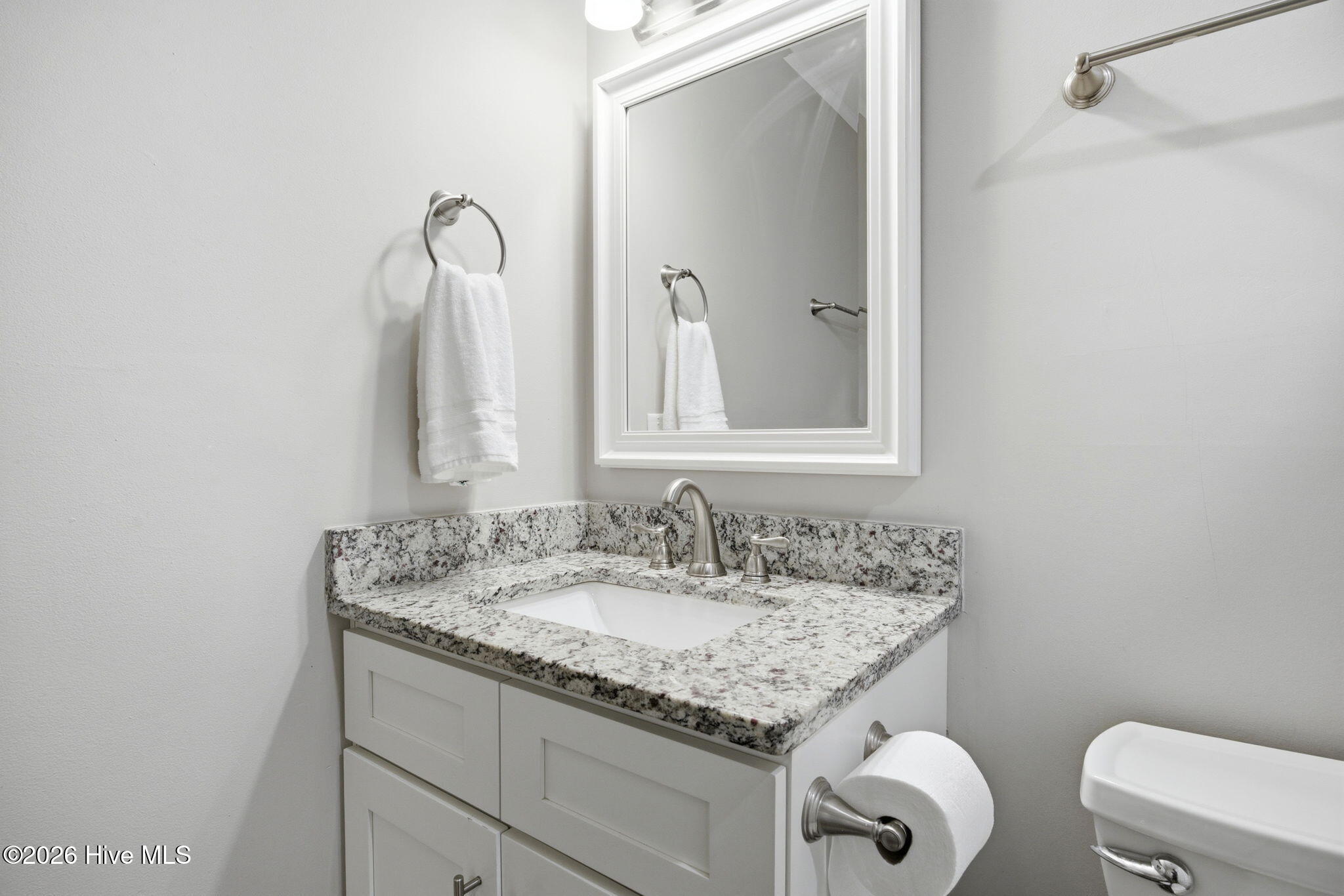 100569426 | Photo 35