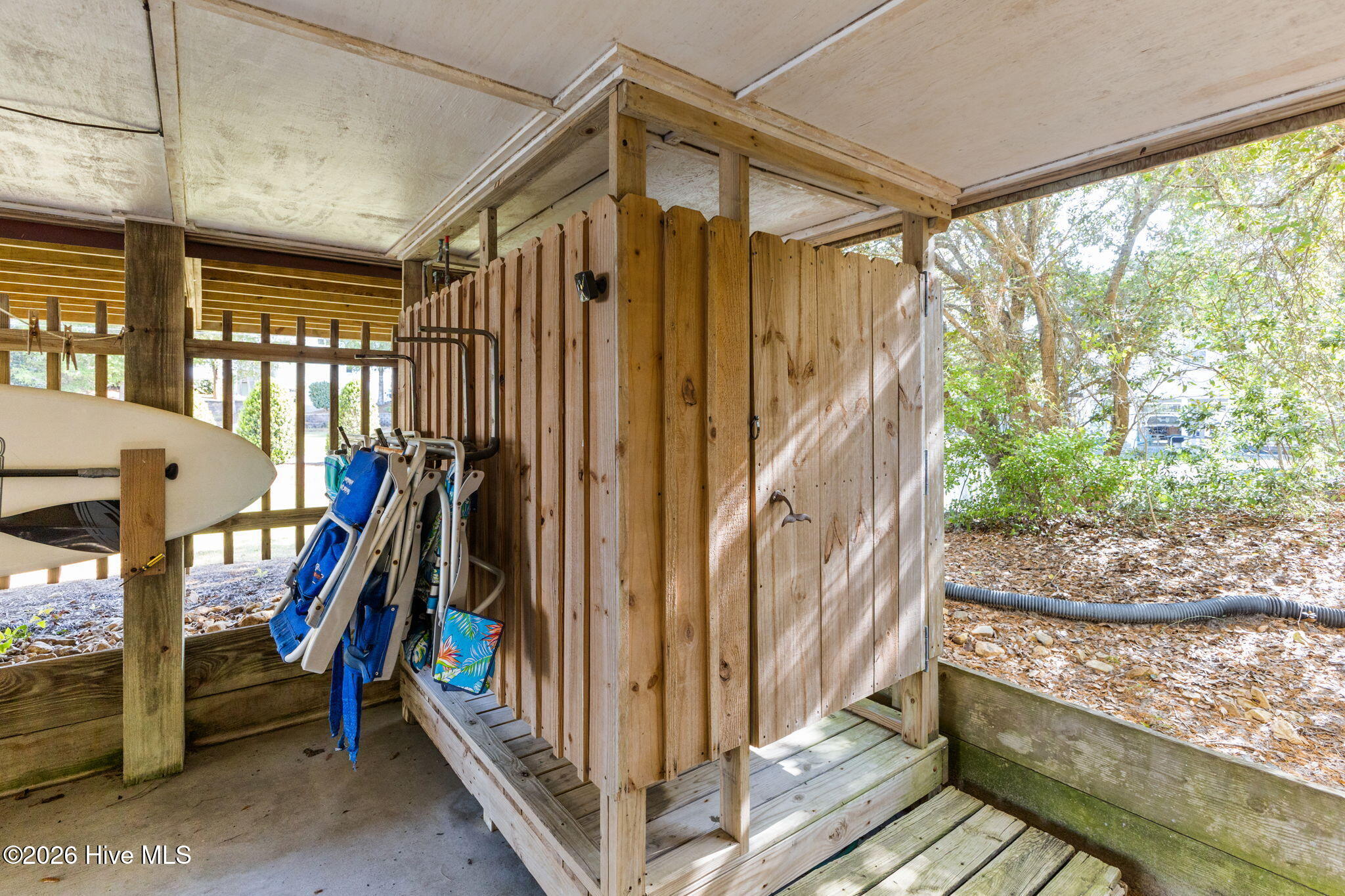 100568584 | Photo 42