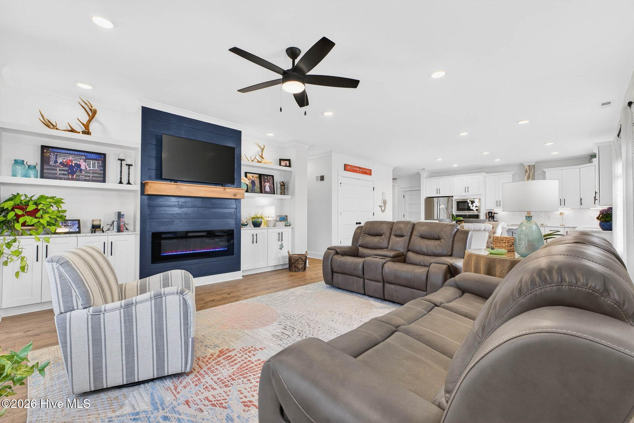 100561272 | Photo 17