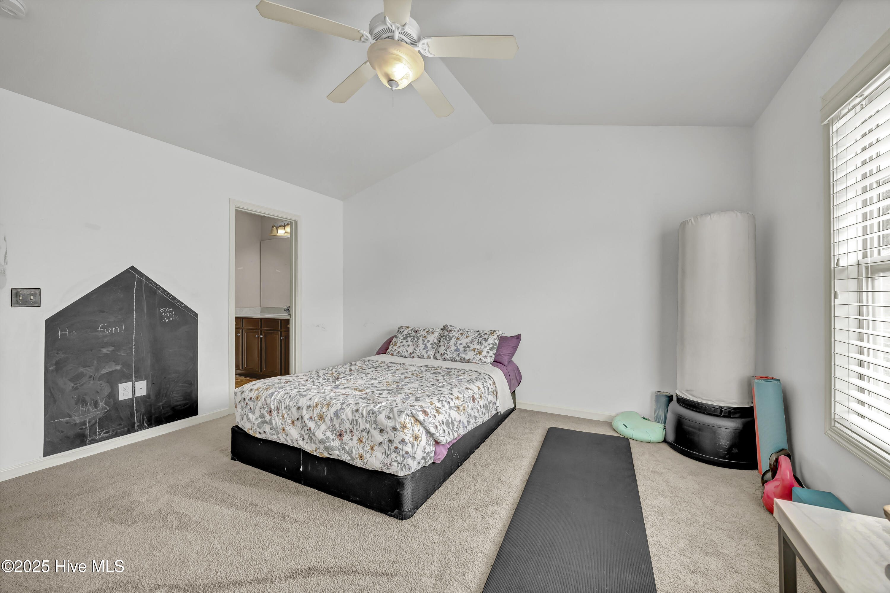 100525009 | Photo 13