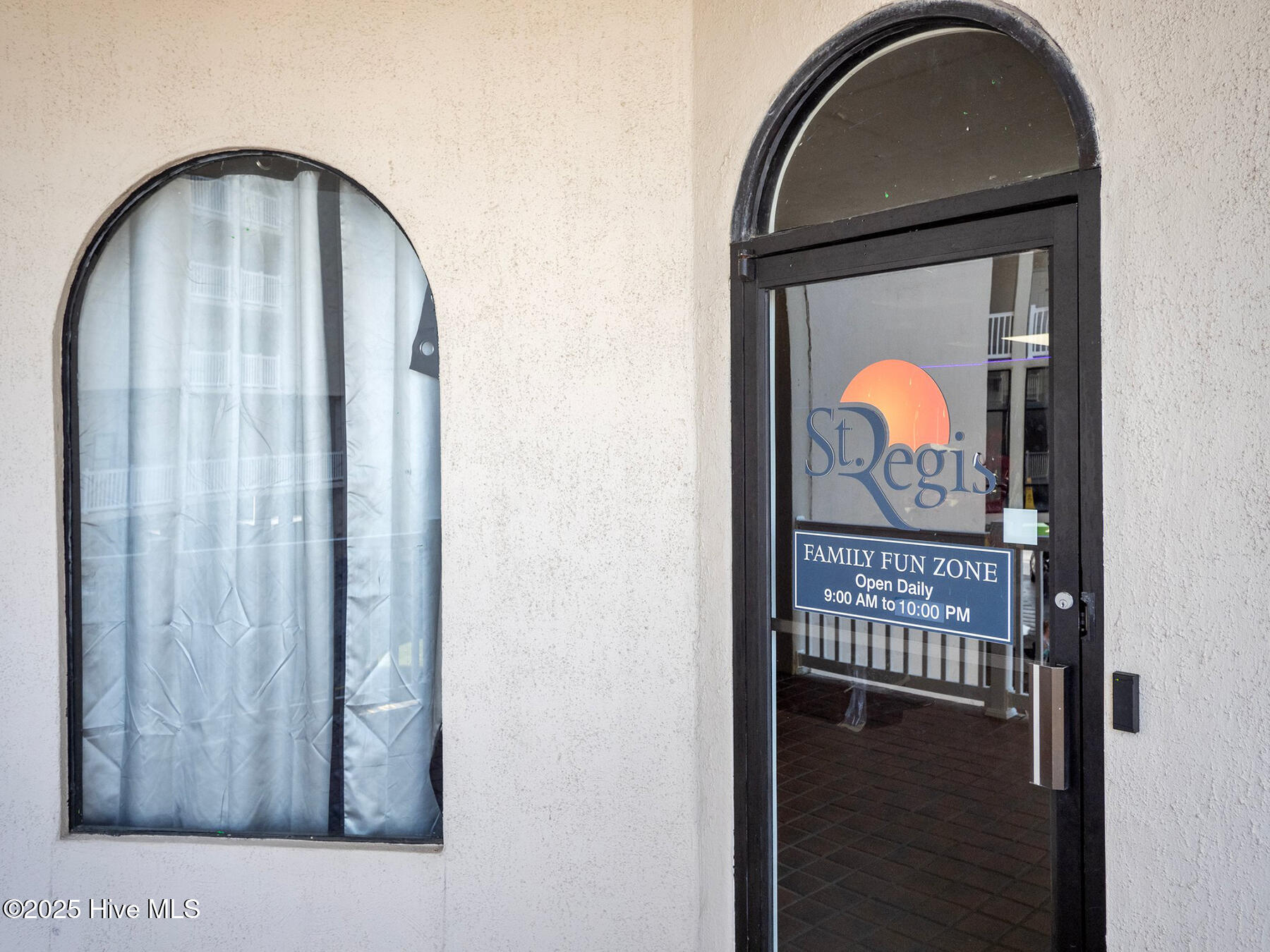 100518726 | Photo 46