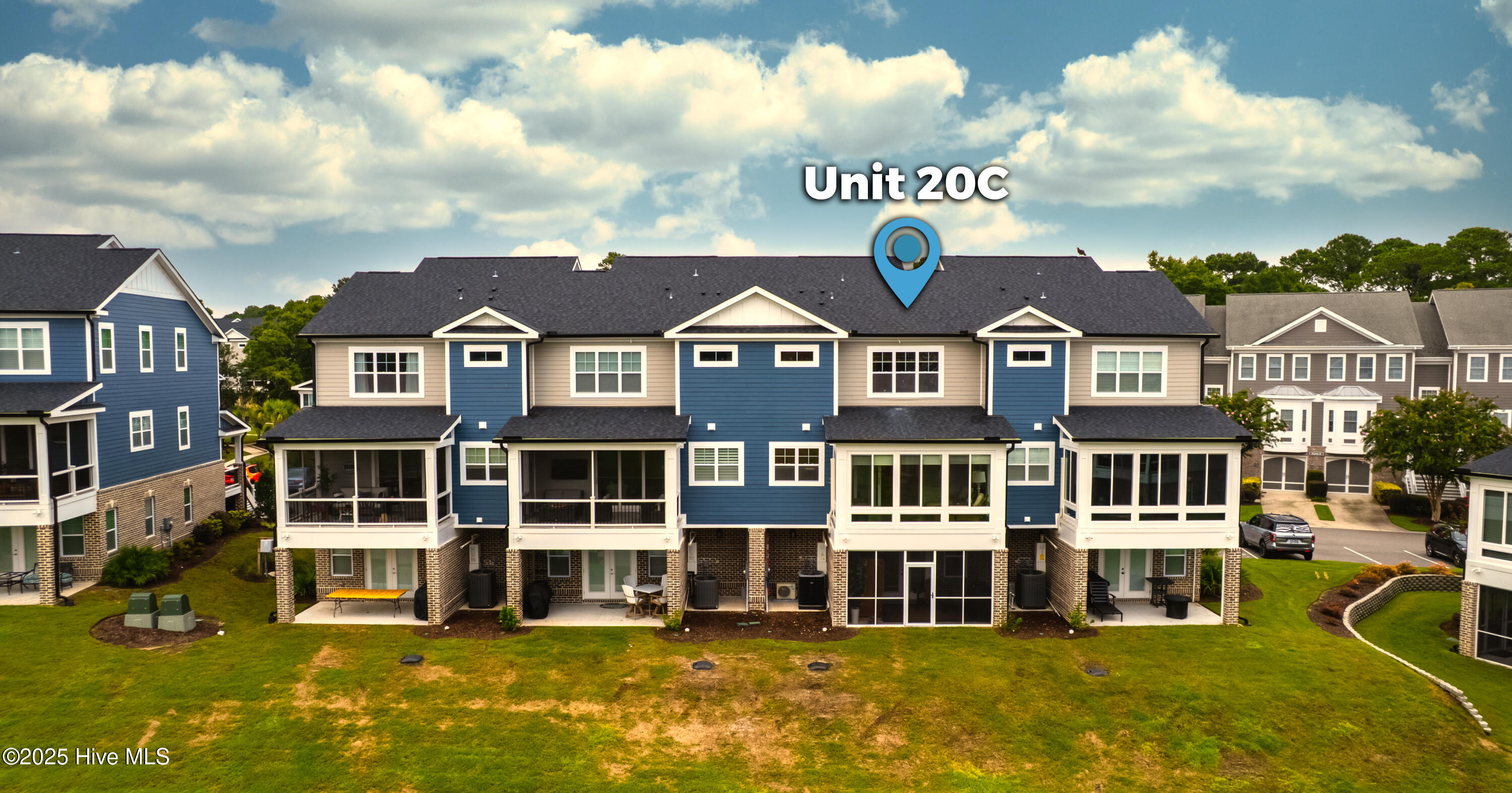 100523933 | Photo 56