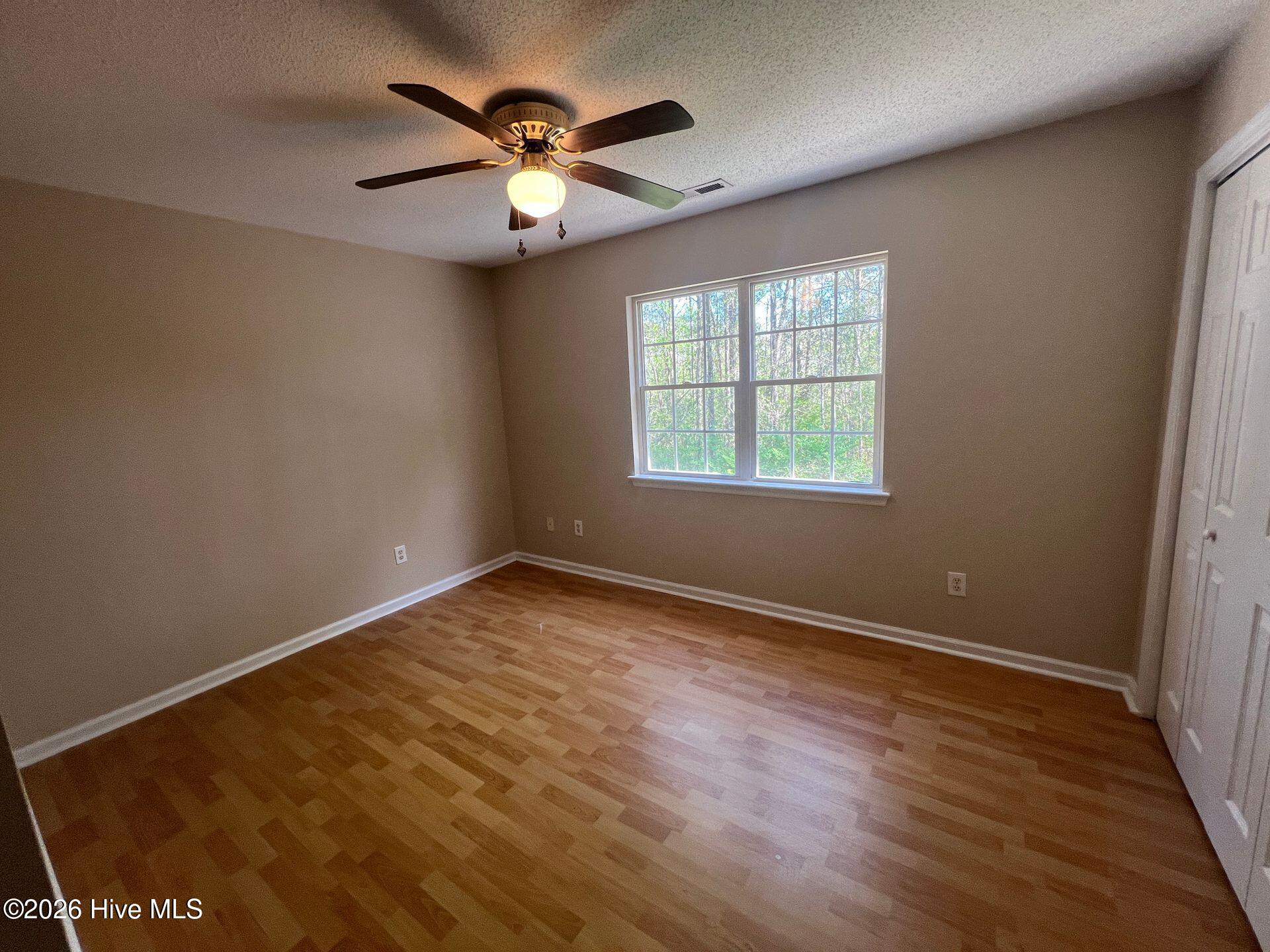 100564743 | Photo 14