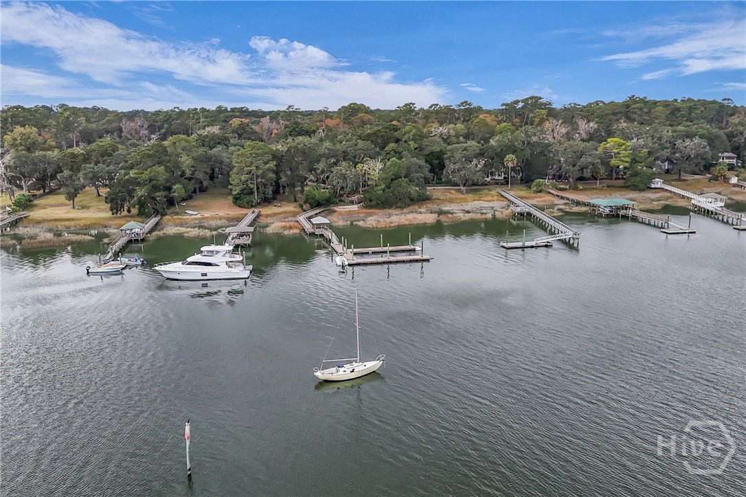 Wymberley Yacht Club for boating, fishing, kayaking, paddle boarding, shrimping, sunning, swimming in the Skidaway River, part of the Intracoastal Waterway.  This is paradise...!